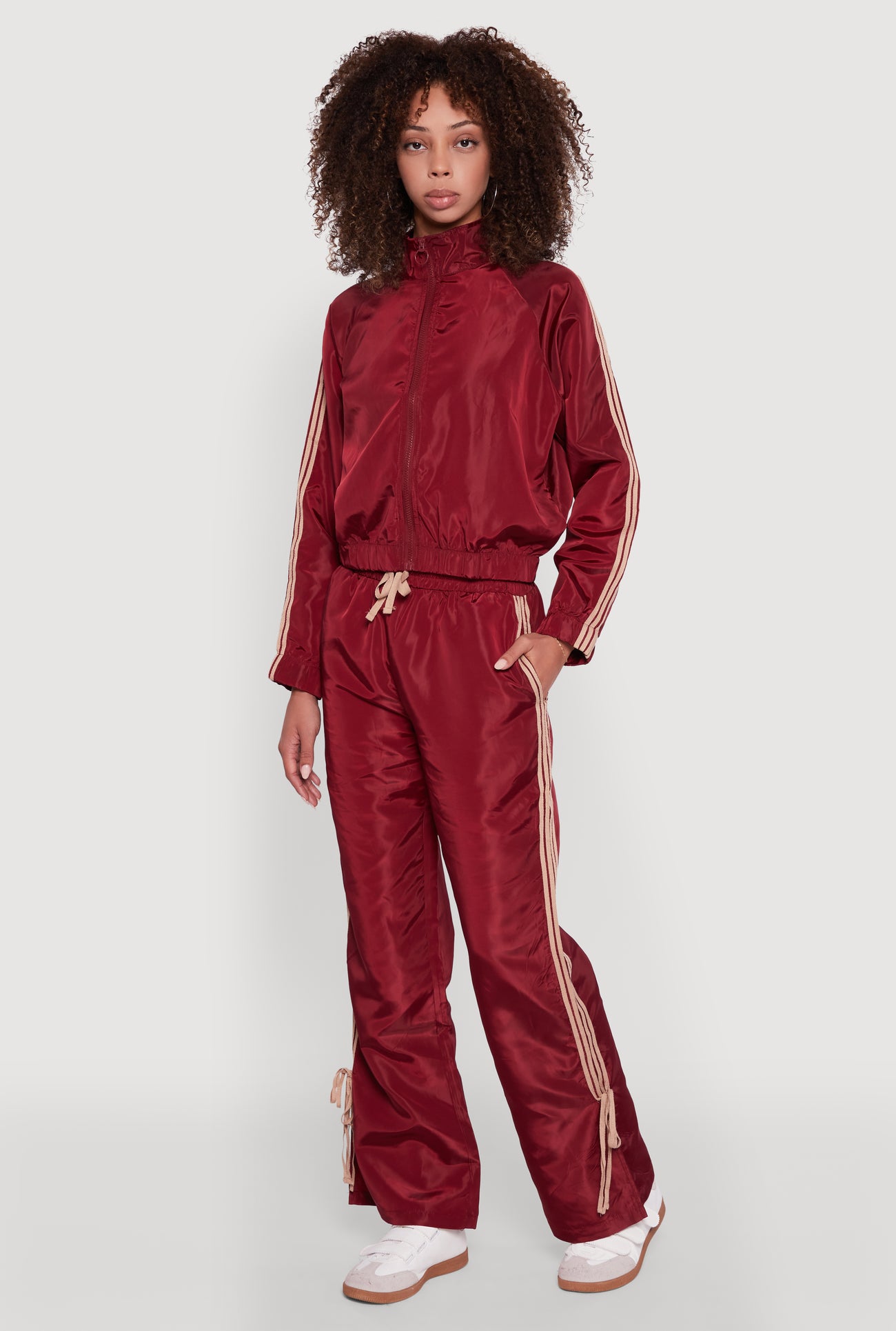 3413075173830364_001