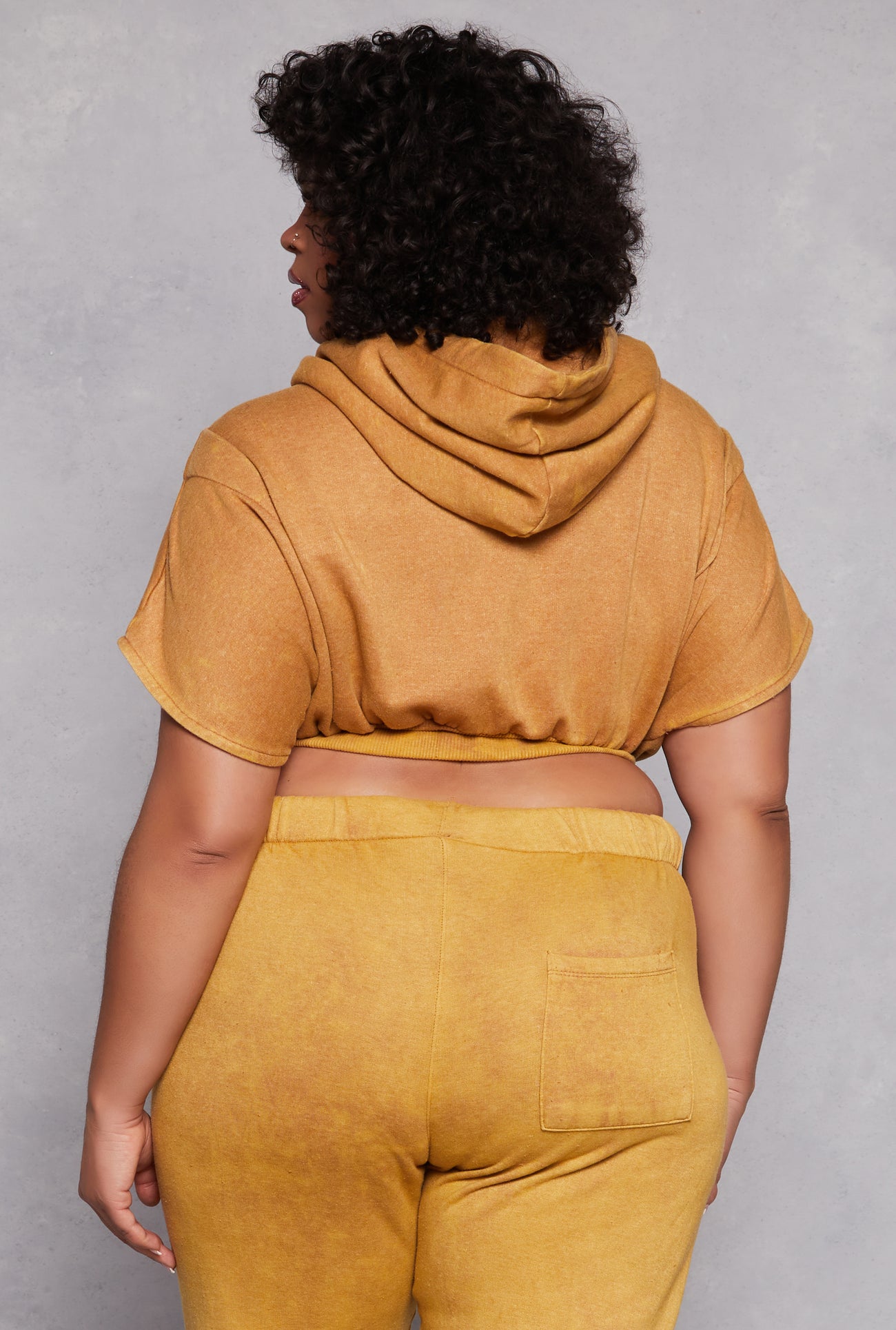 3850062125644024_003