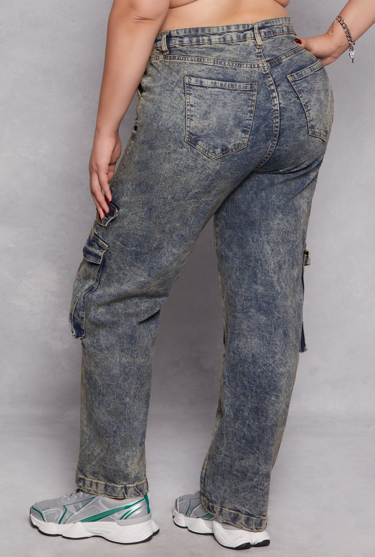 3870056572272011_003