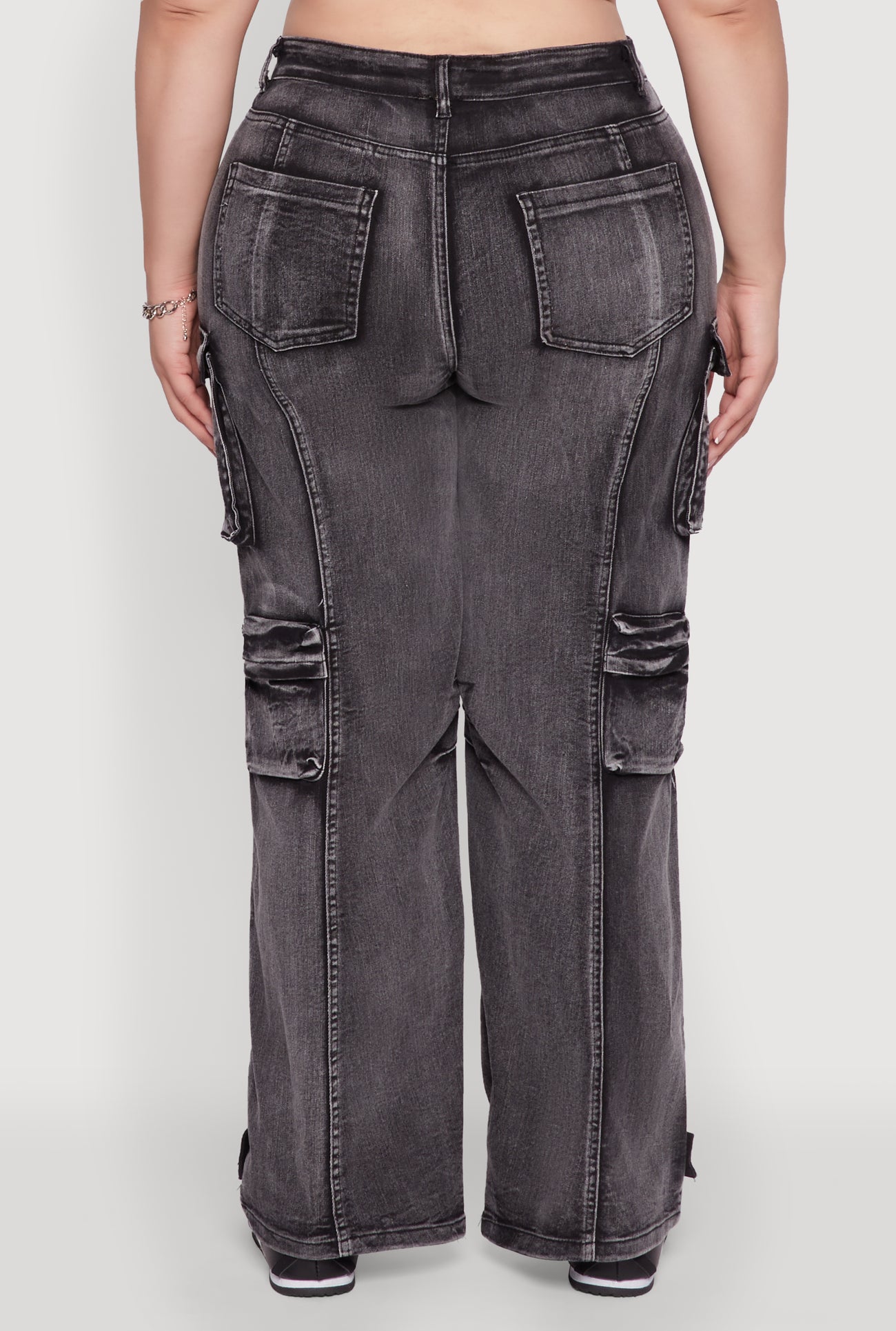 3870064722443001_006