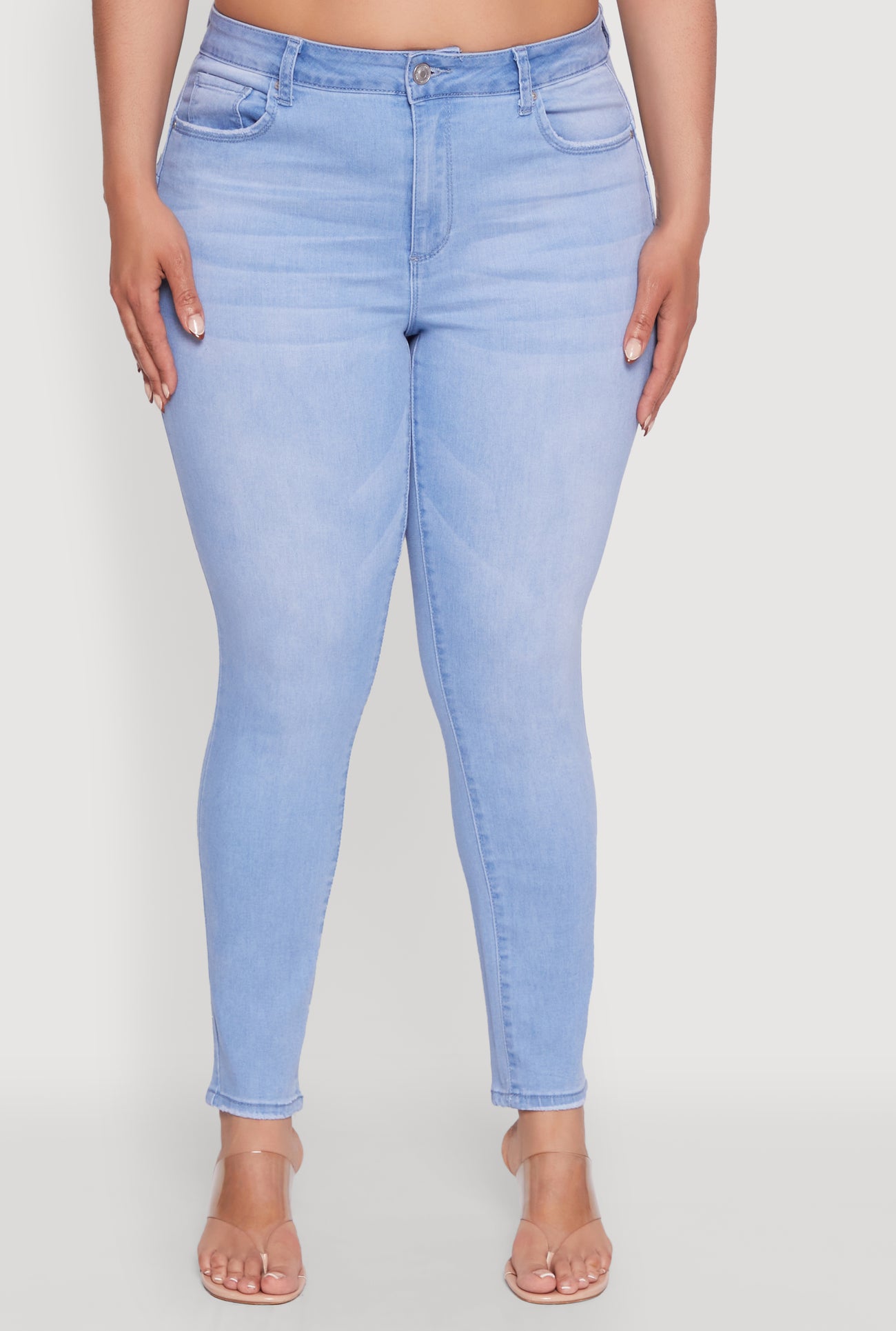 3870071610304402_005