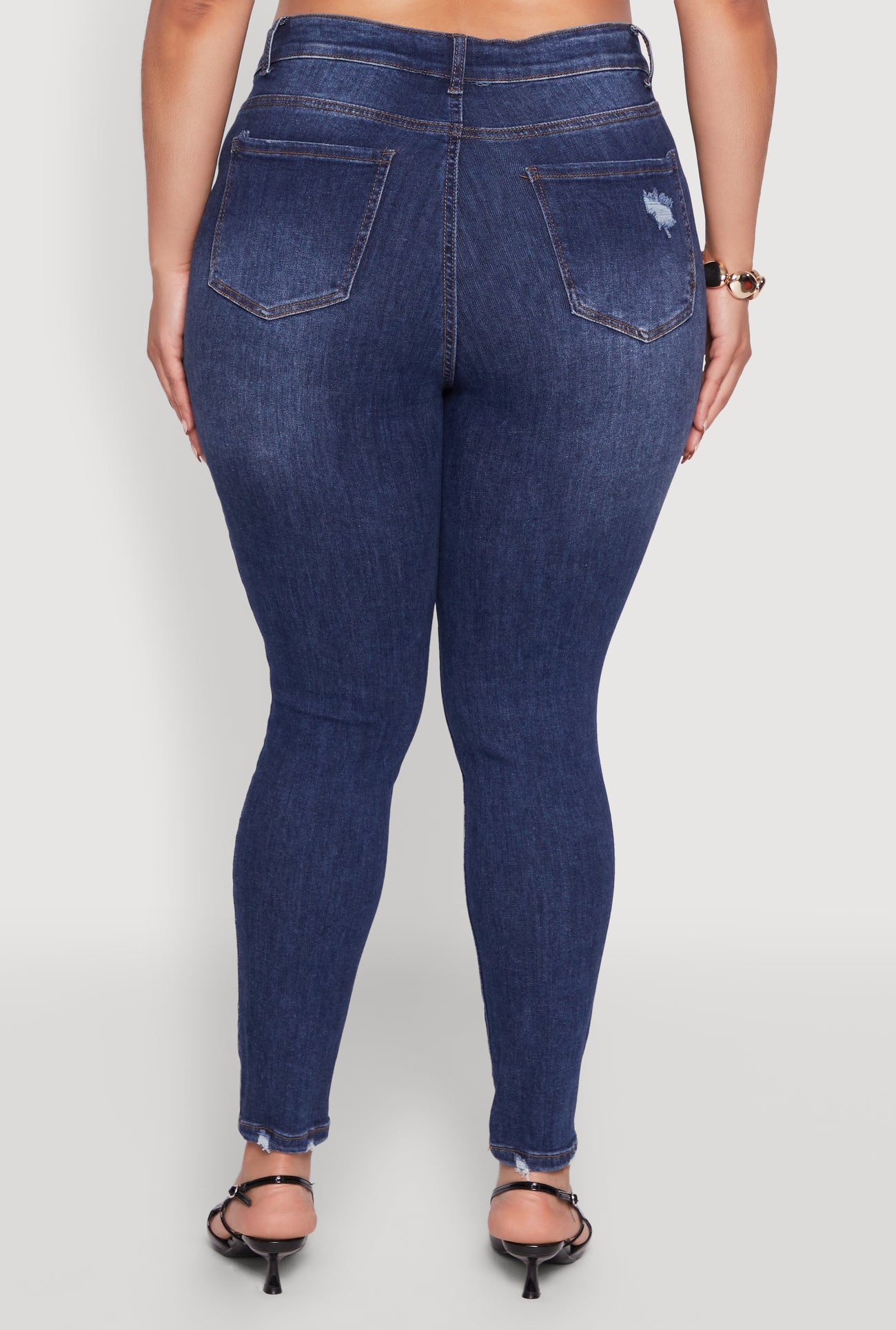 3870071610316408_006