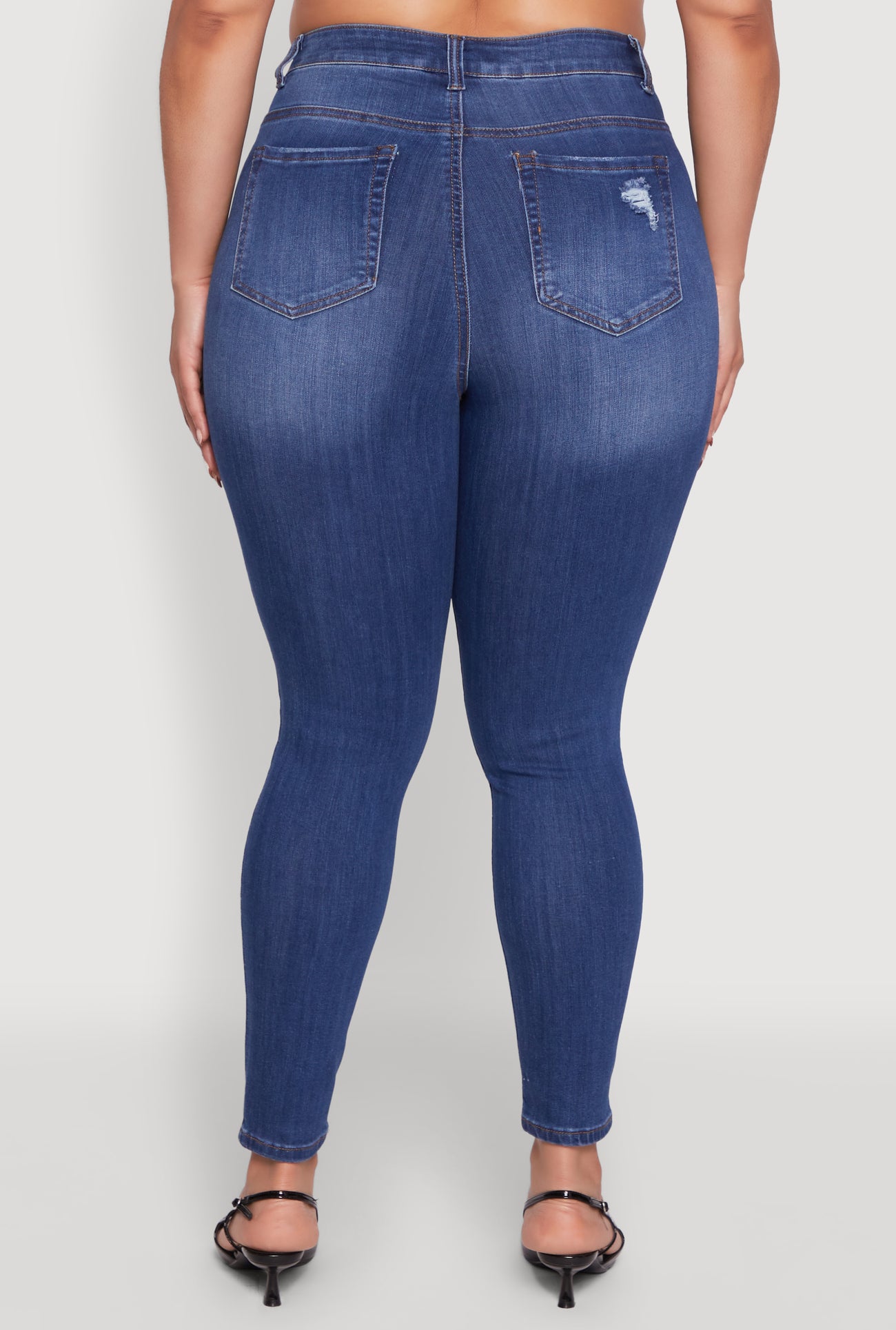 3870071610324404_006