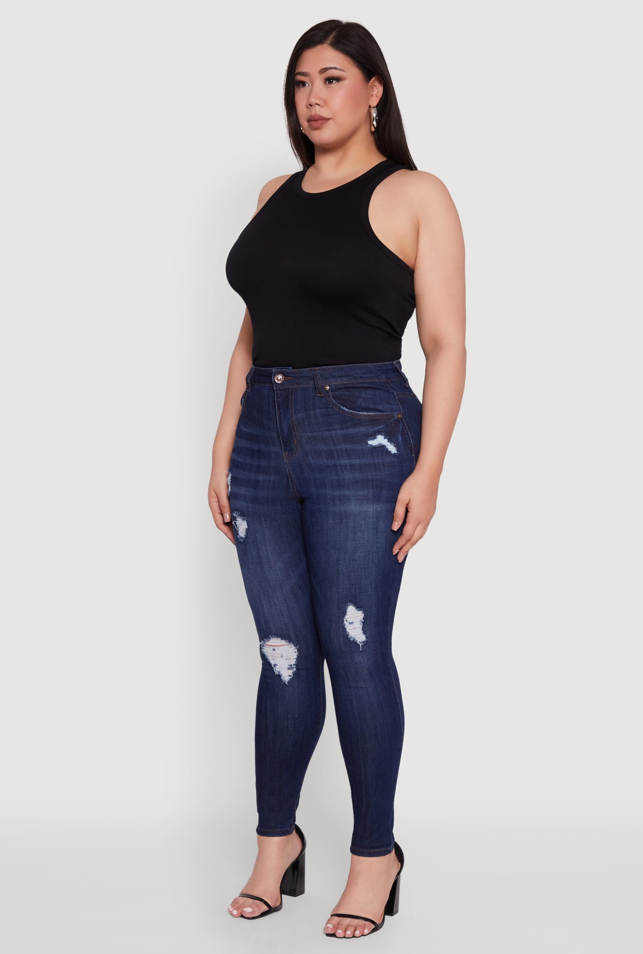 3870071610324408_003