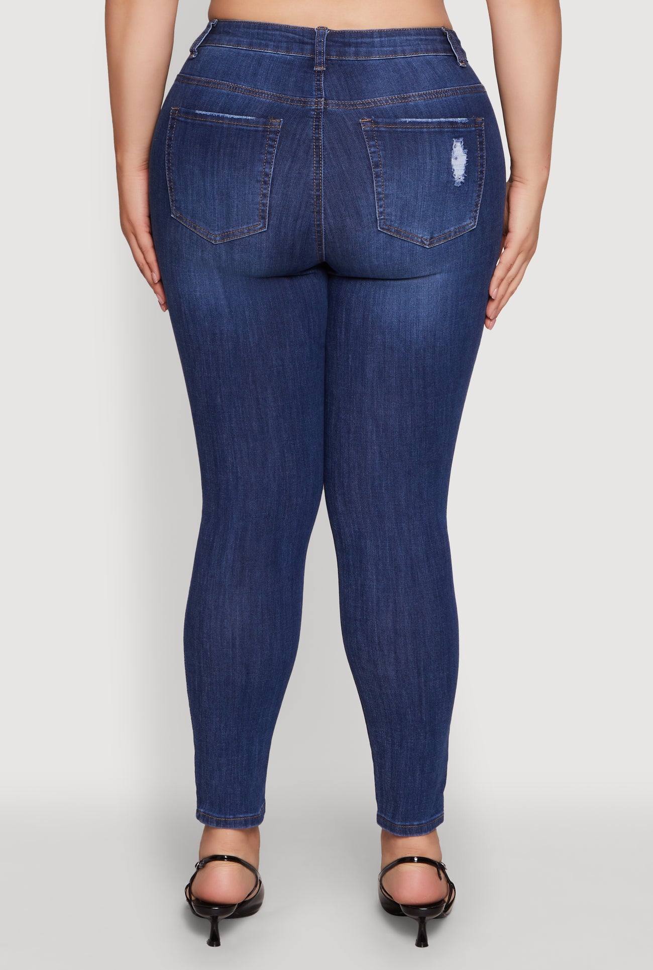 3870071610326404_006