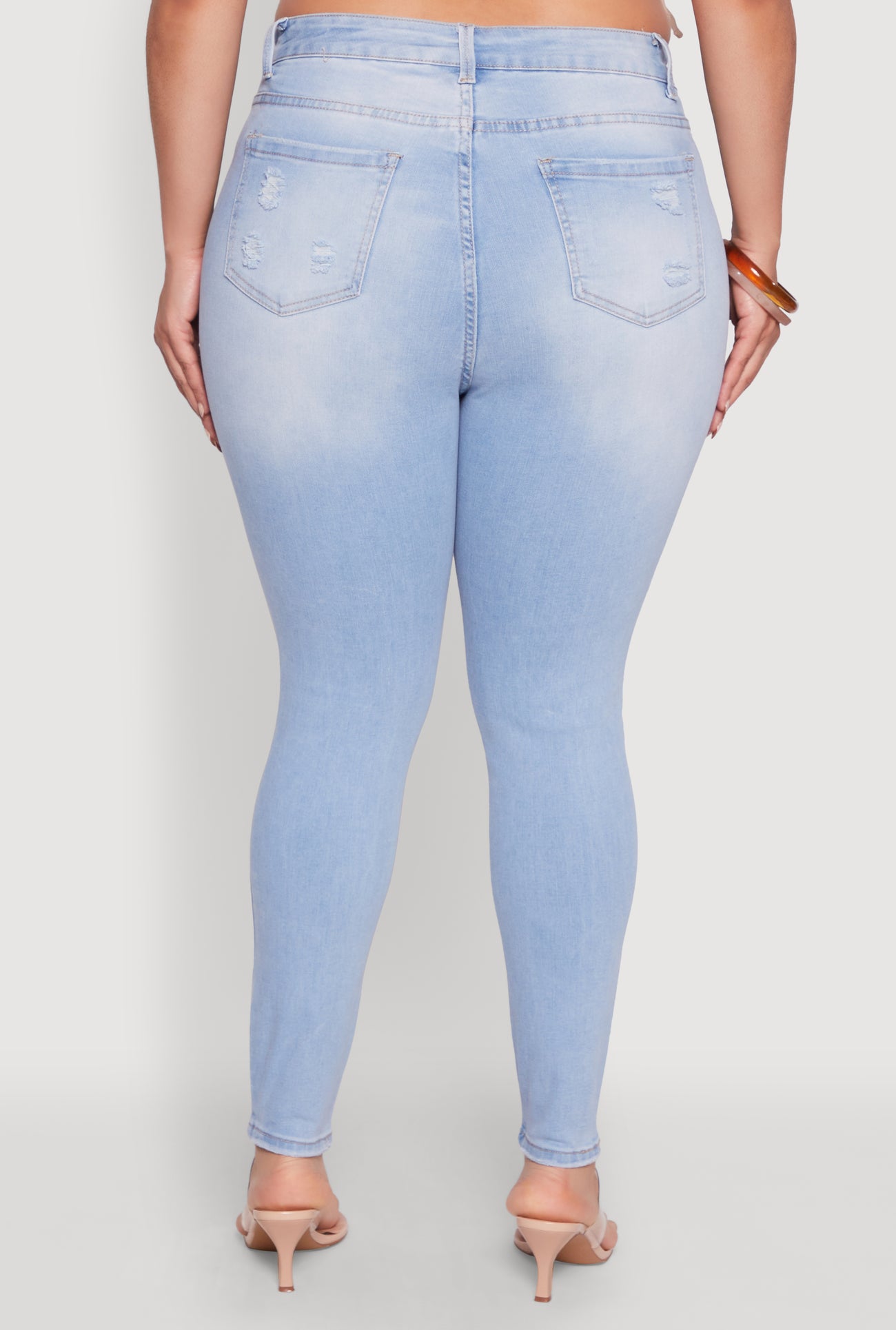 3870071611703402_006