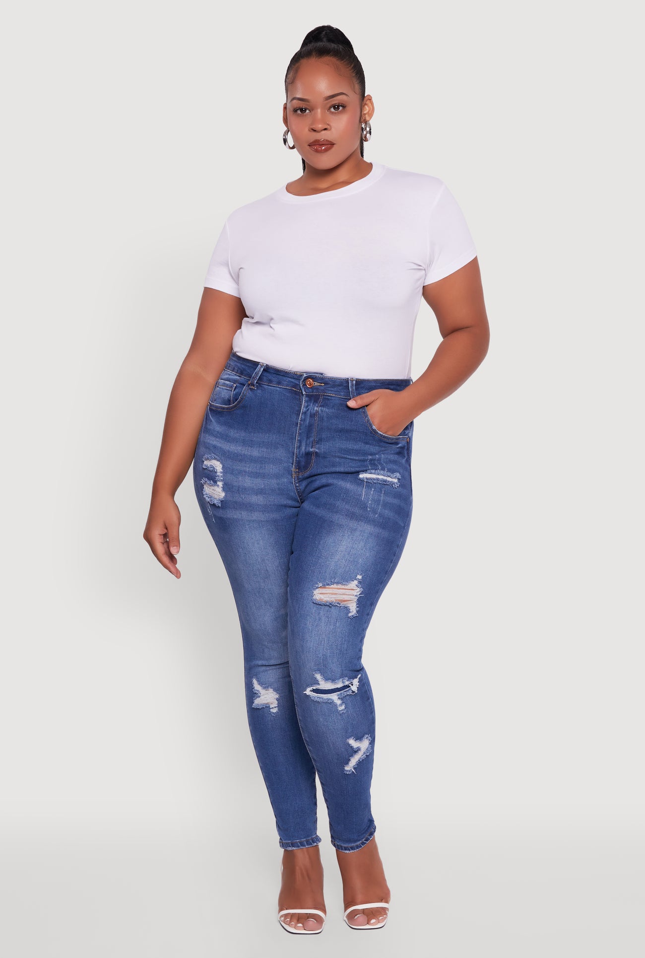 3870071611703404_001