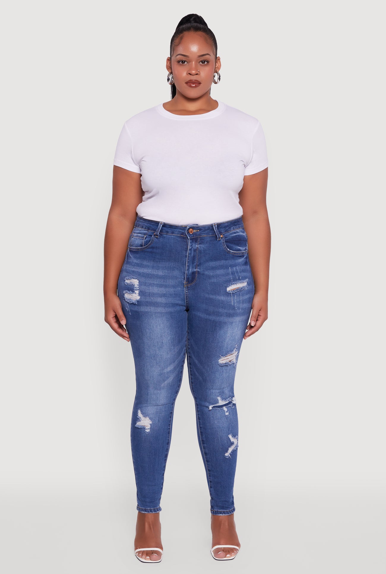 3870071611703404_002