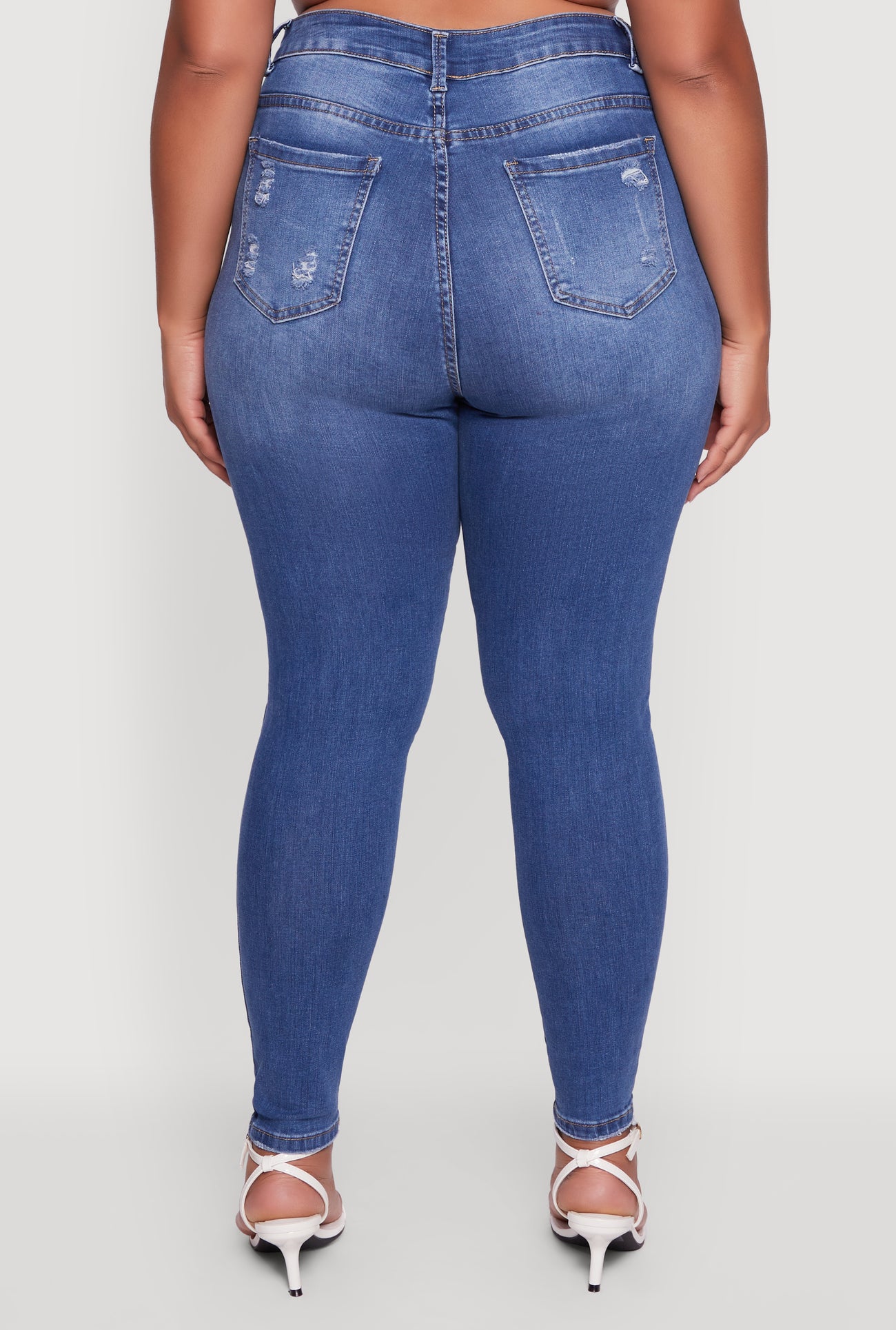 3870071611703404_006