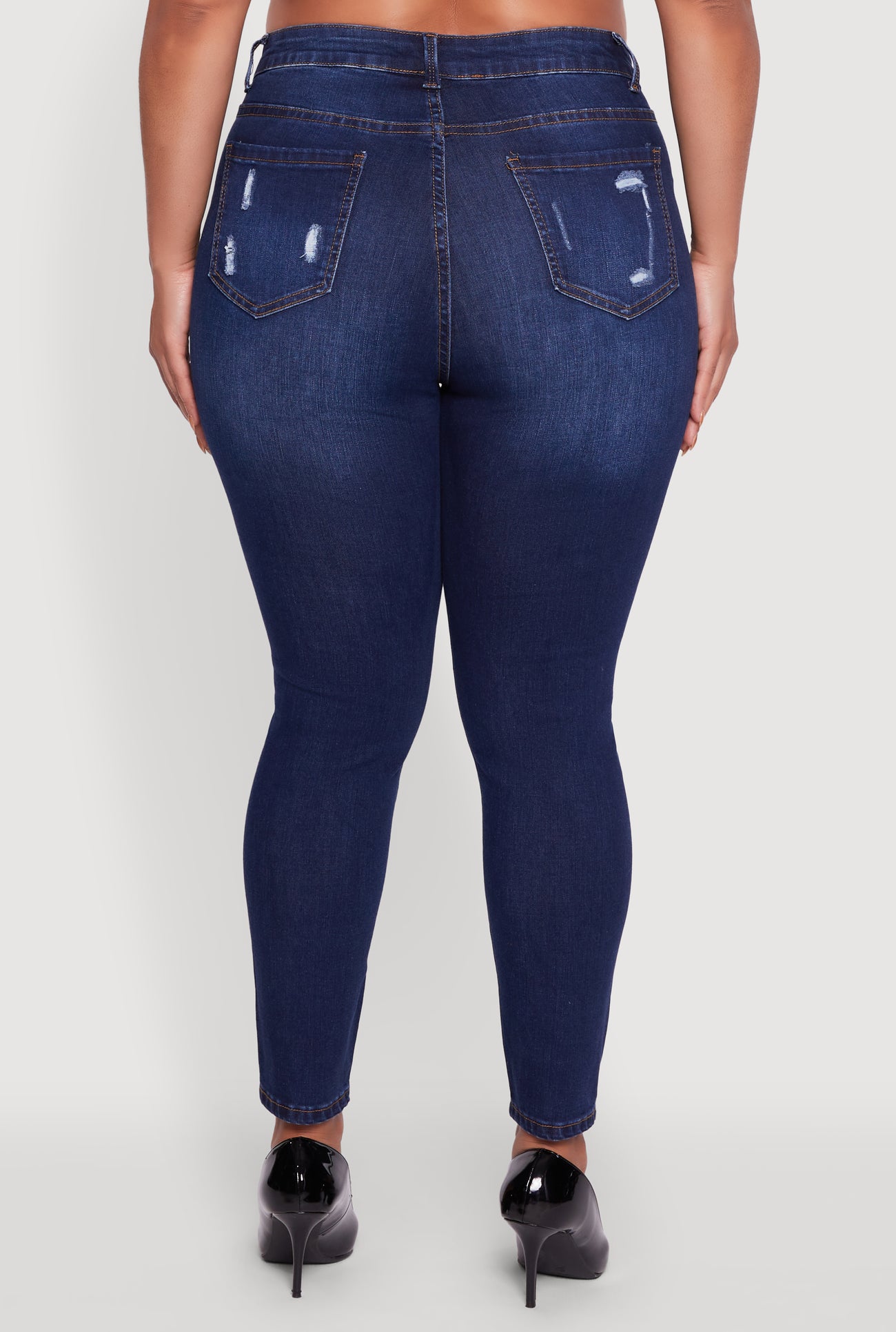 3870071611703408_006