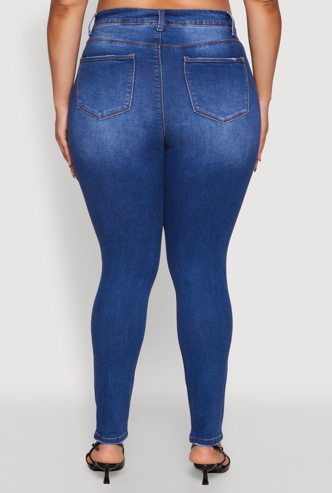 3870071612213404_006