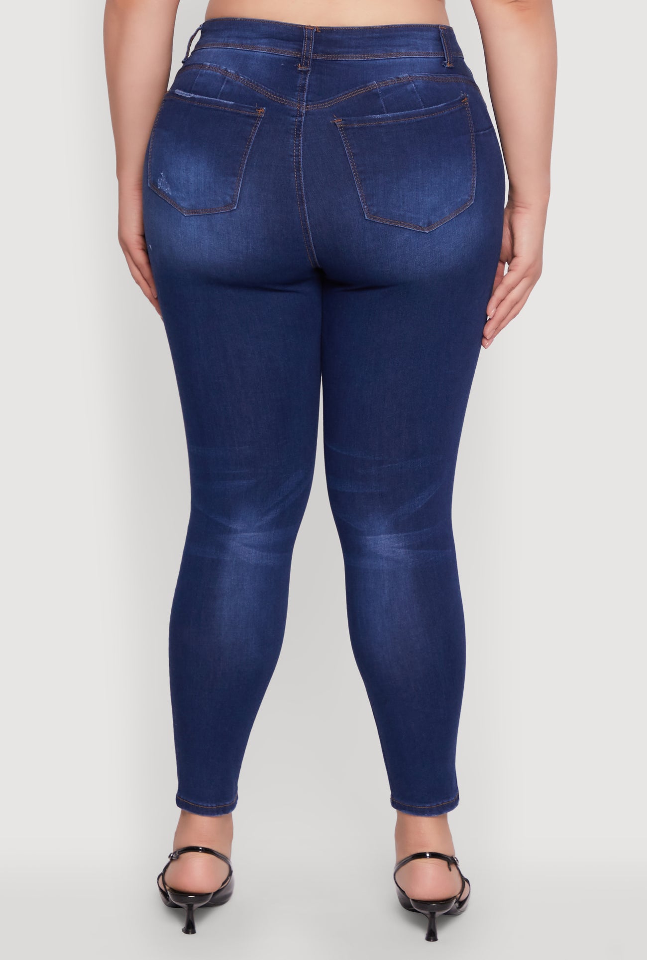 3870071612409408_006