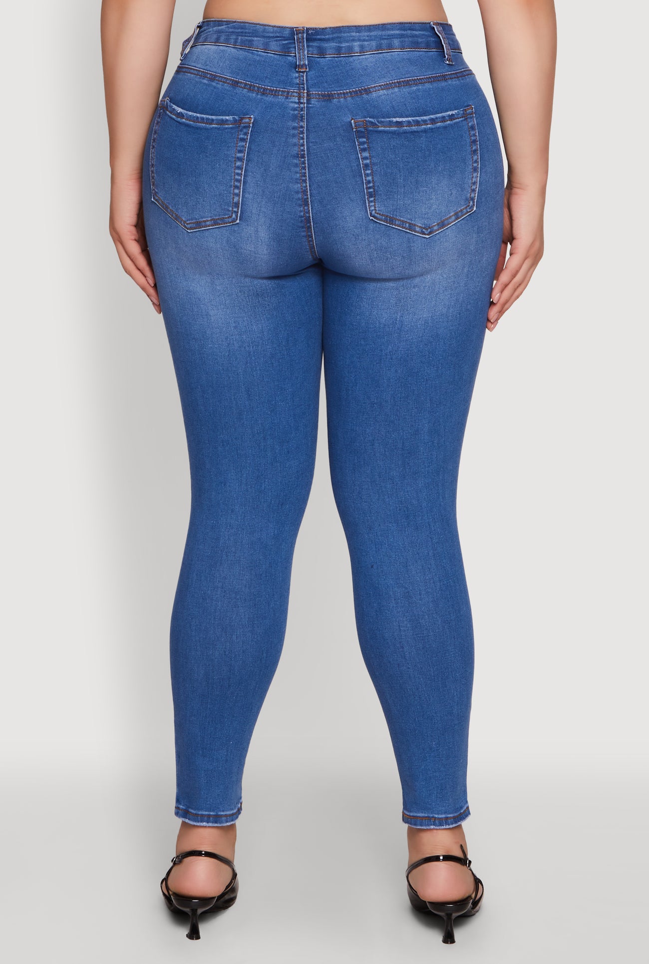 3870071612970404_006