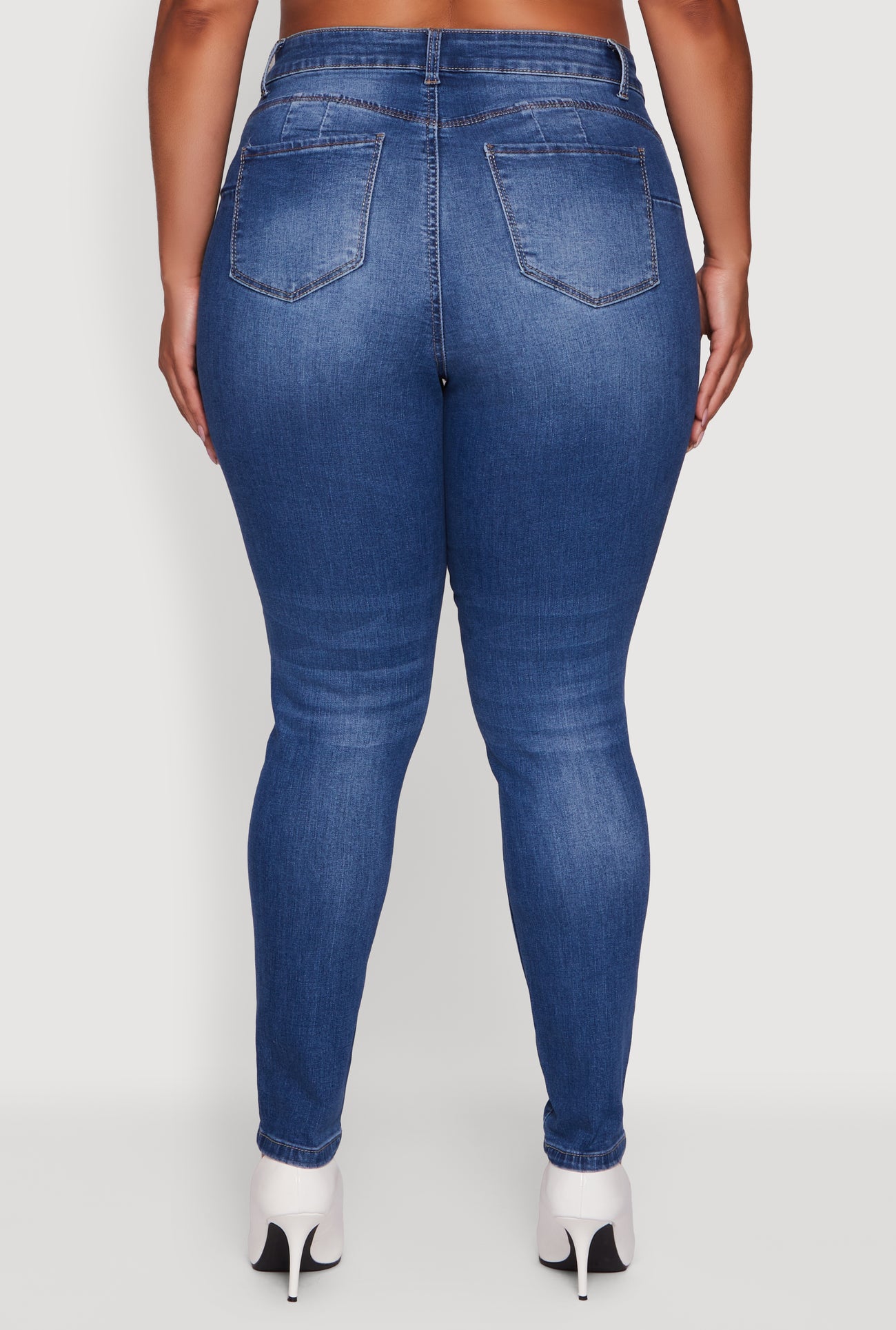 3870071615100404_006