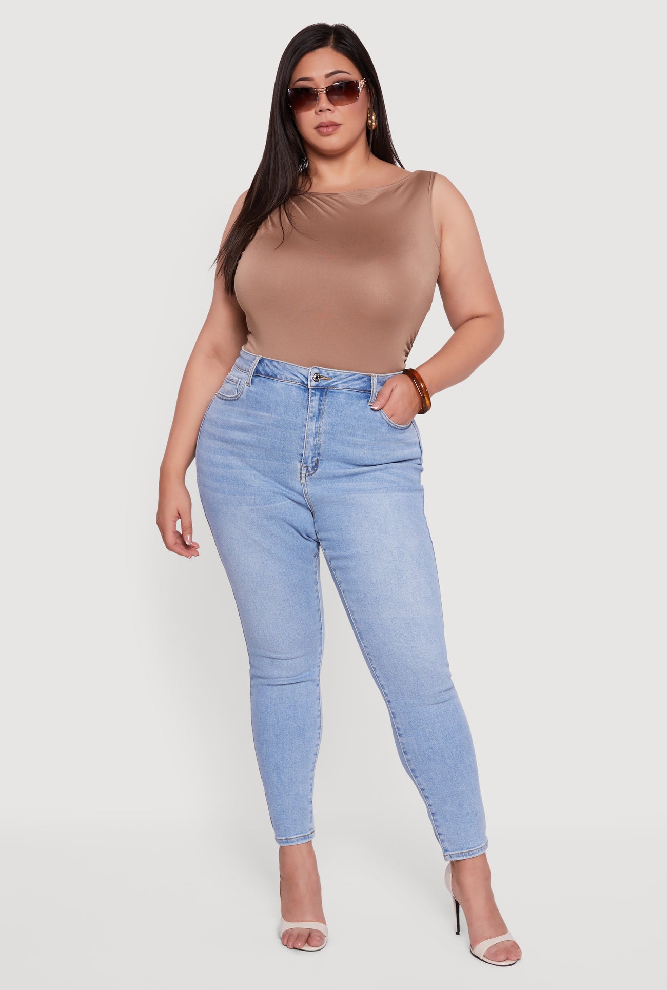 3870071619028402_001