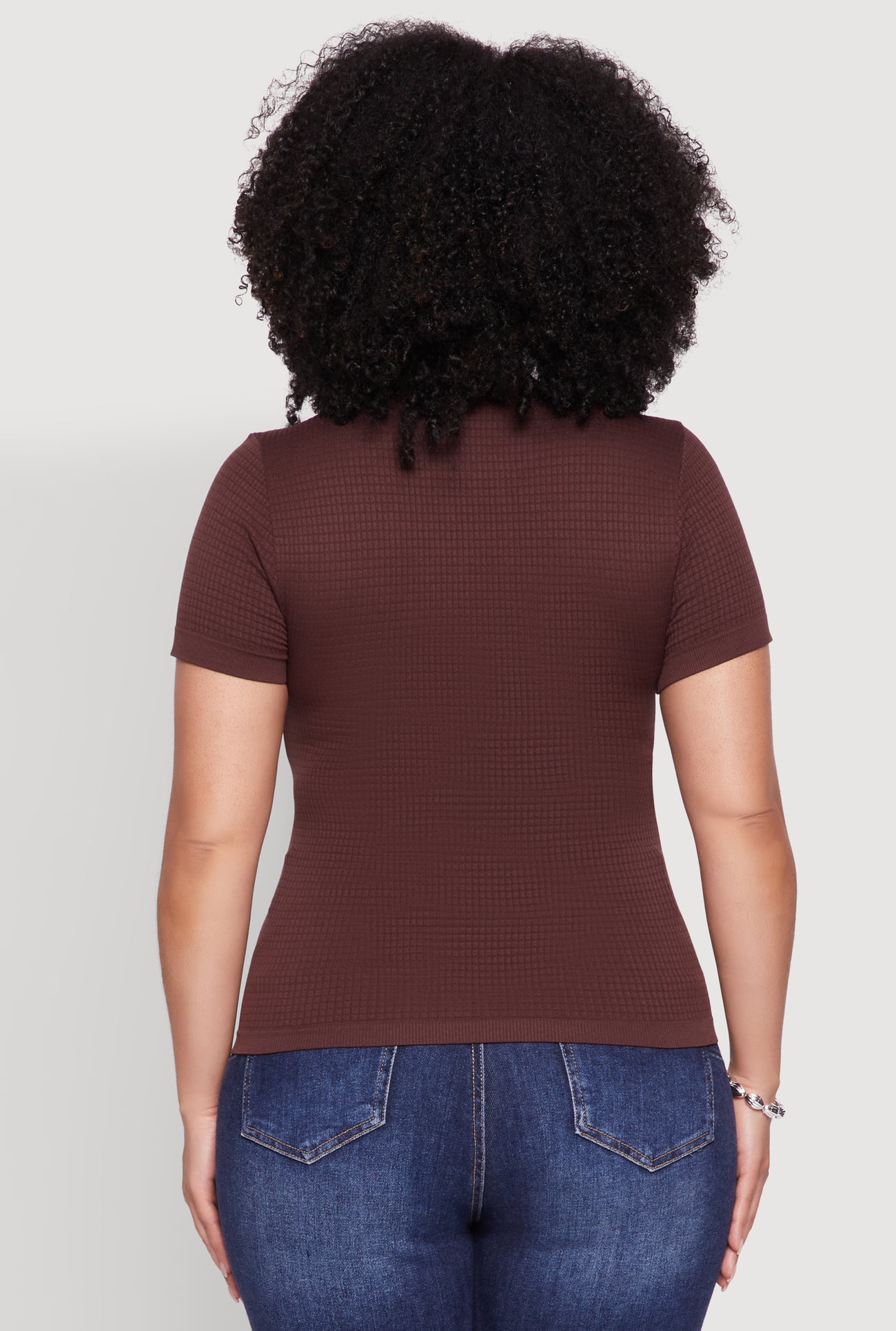 3915001443353020_006