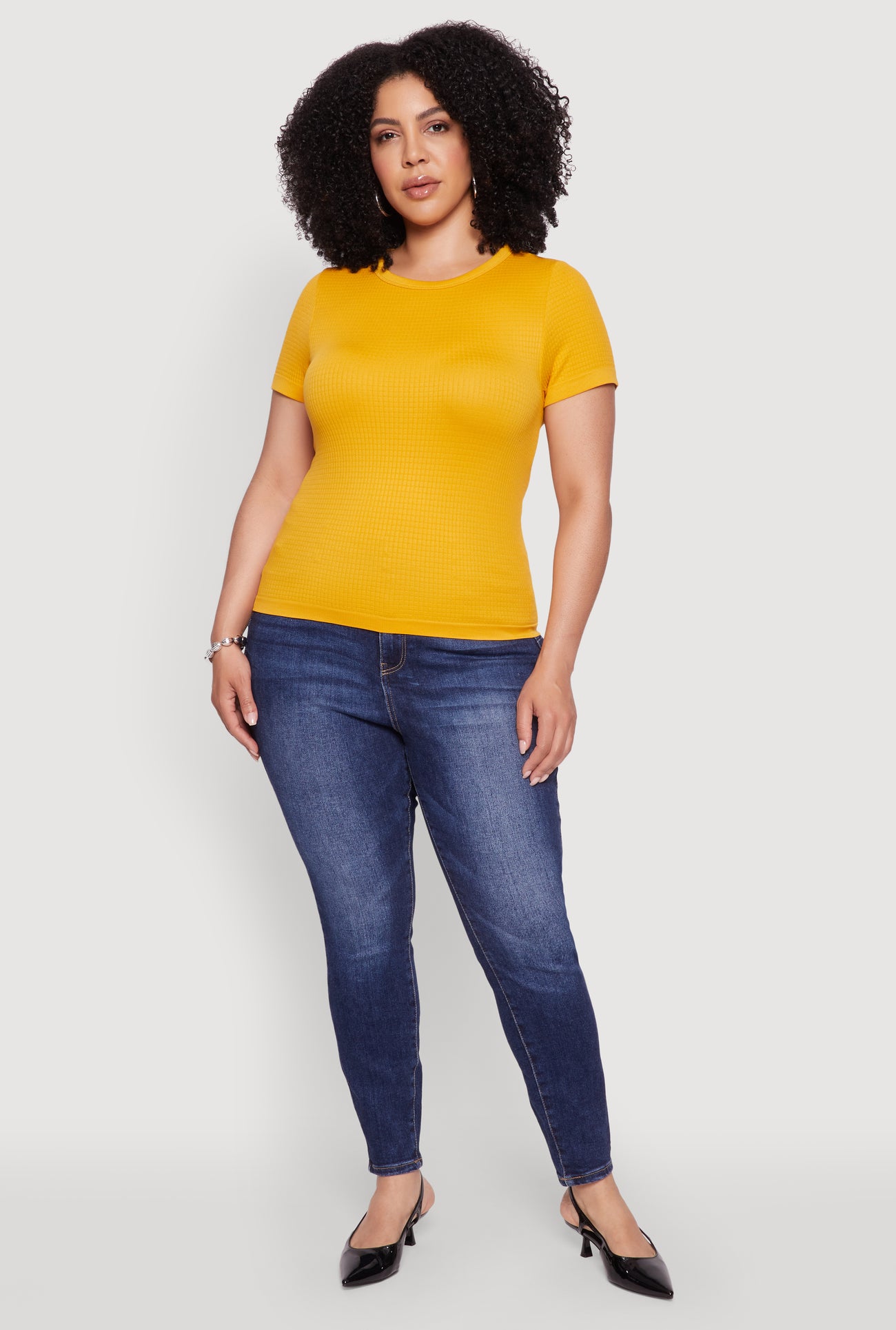 3915001443353072_001