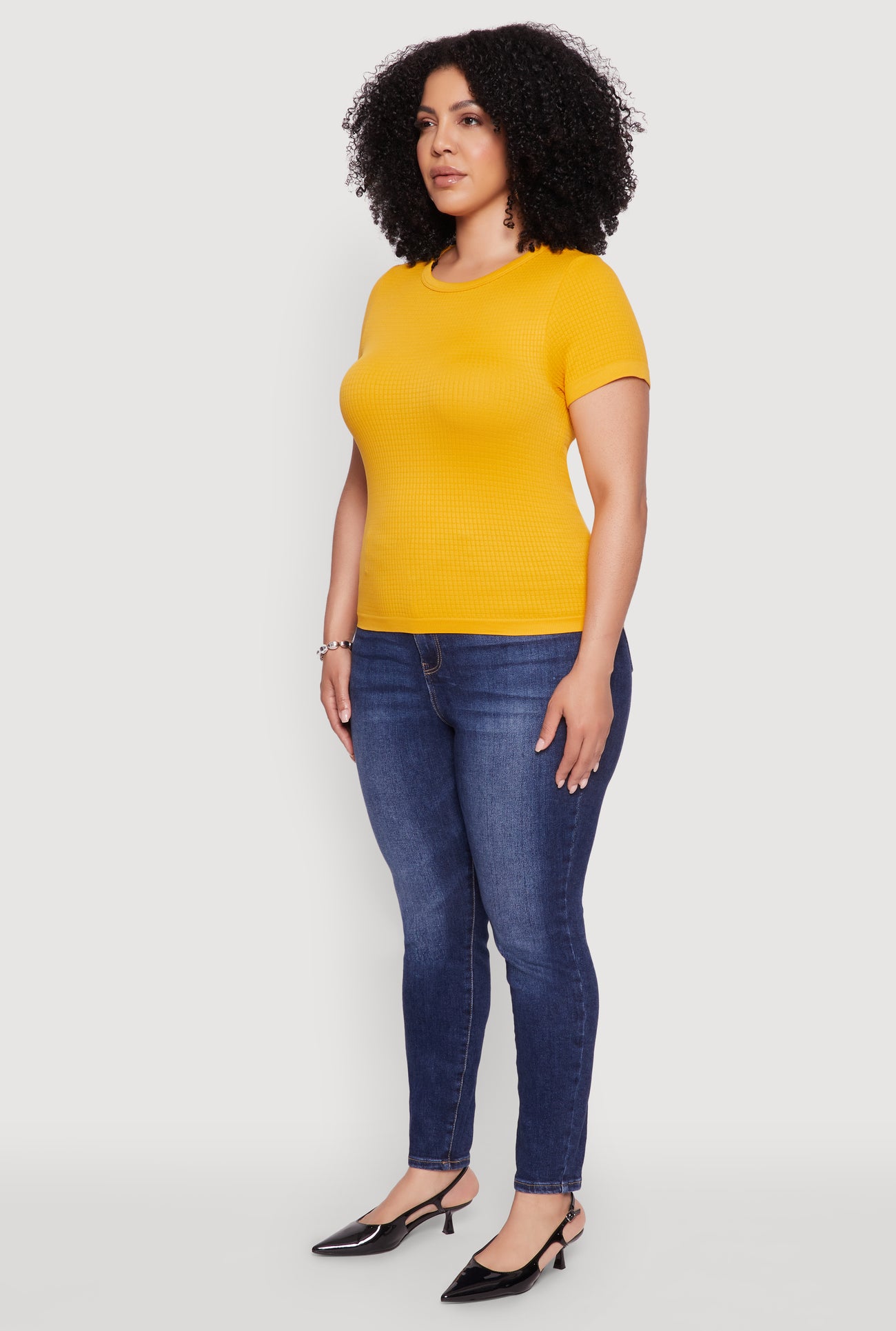 3915001443353072_005