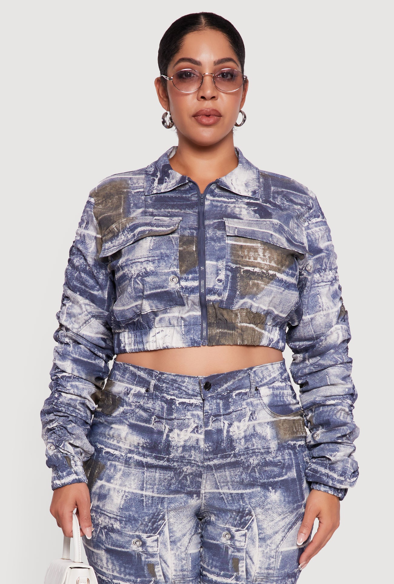 3927056575672105_001