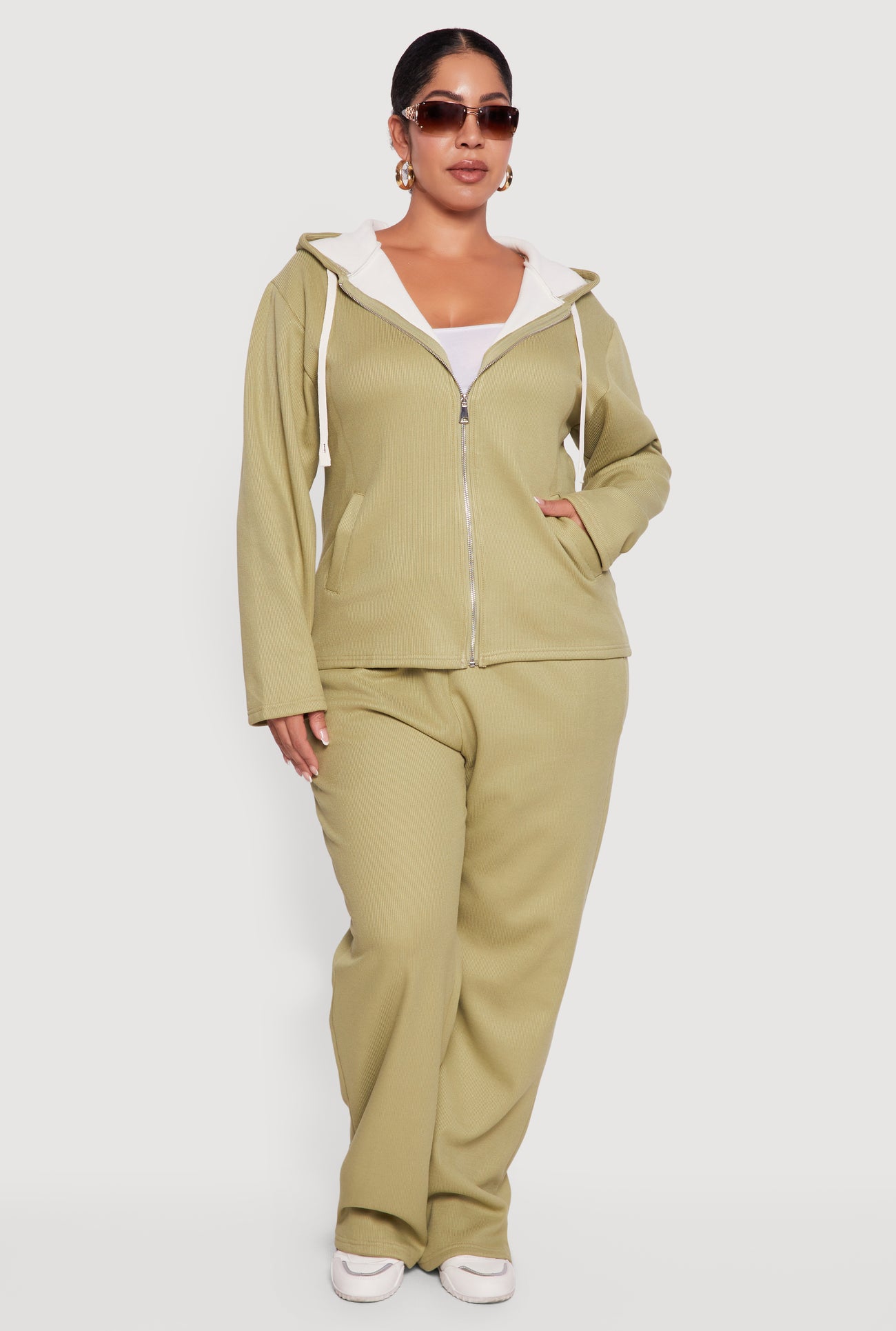 3951056726008034_001