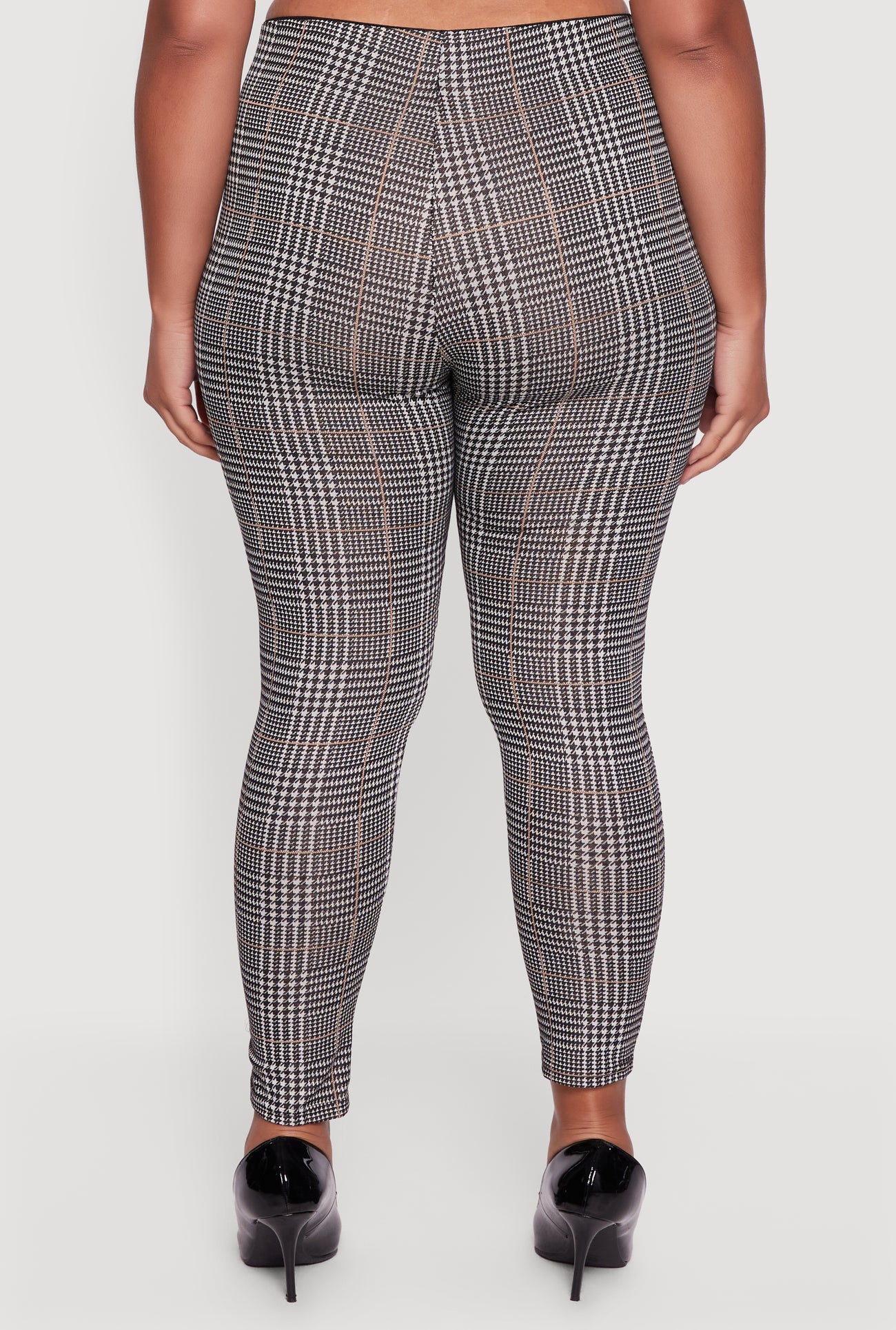 3961074640276015_006