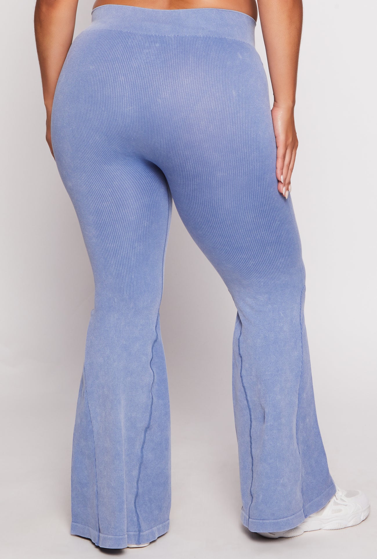 3969001441856340_003