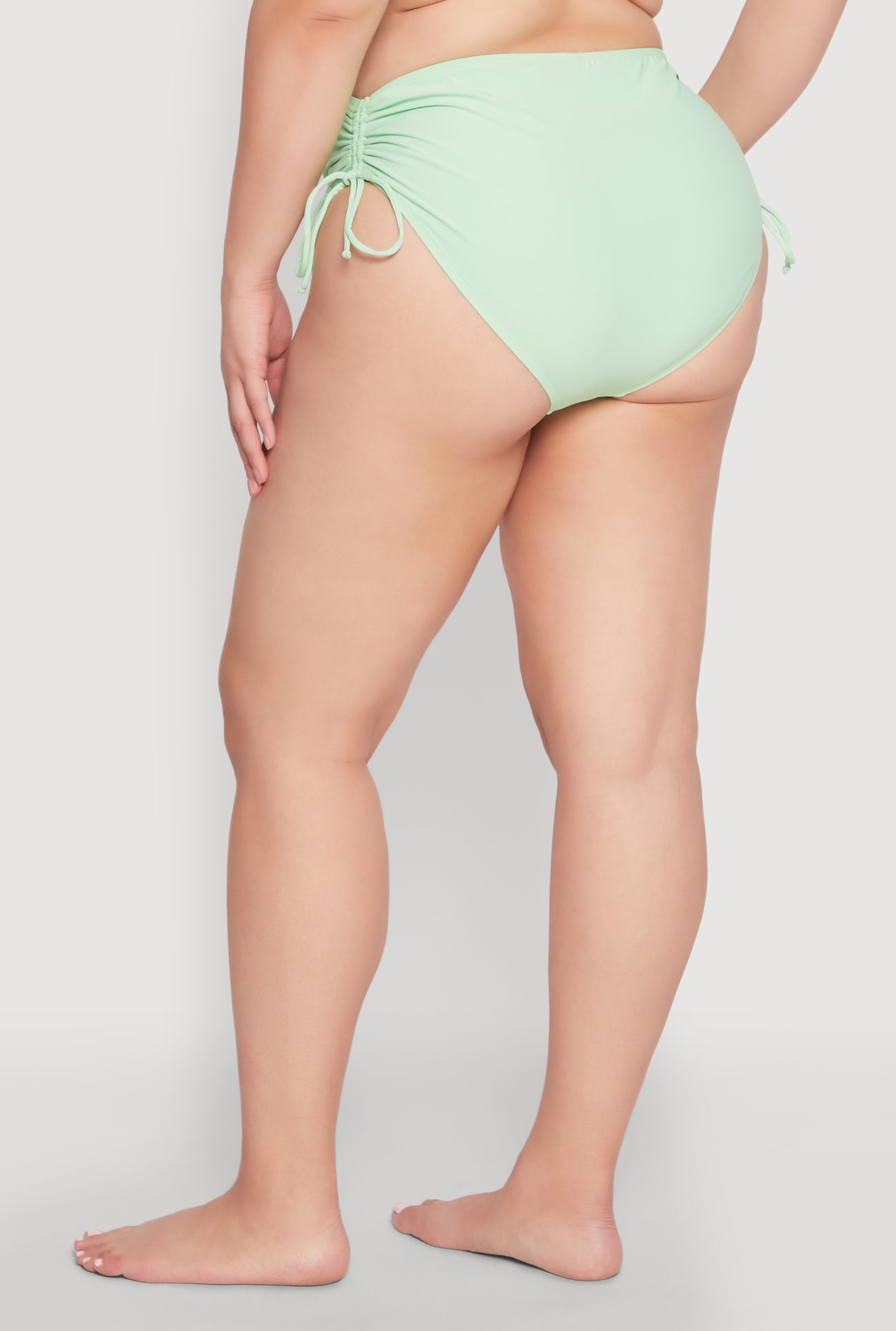 8208077692073036_008