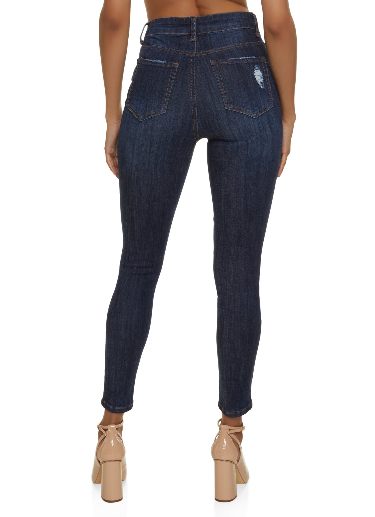 3074071613326408_002