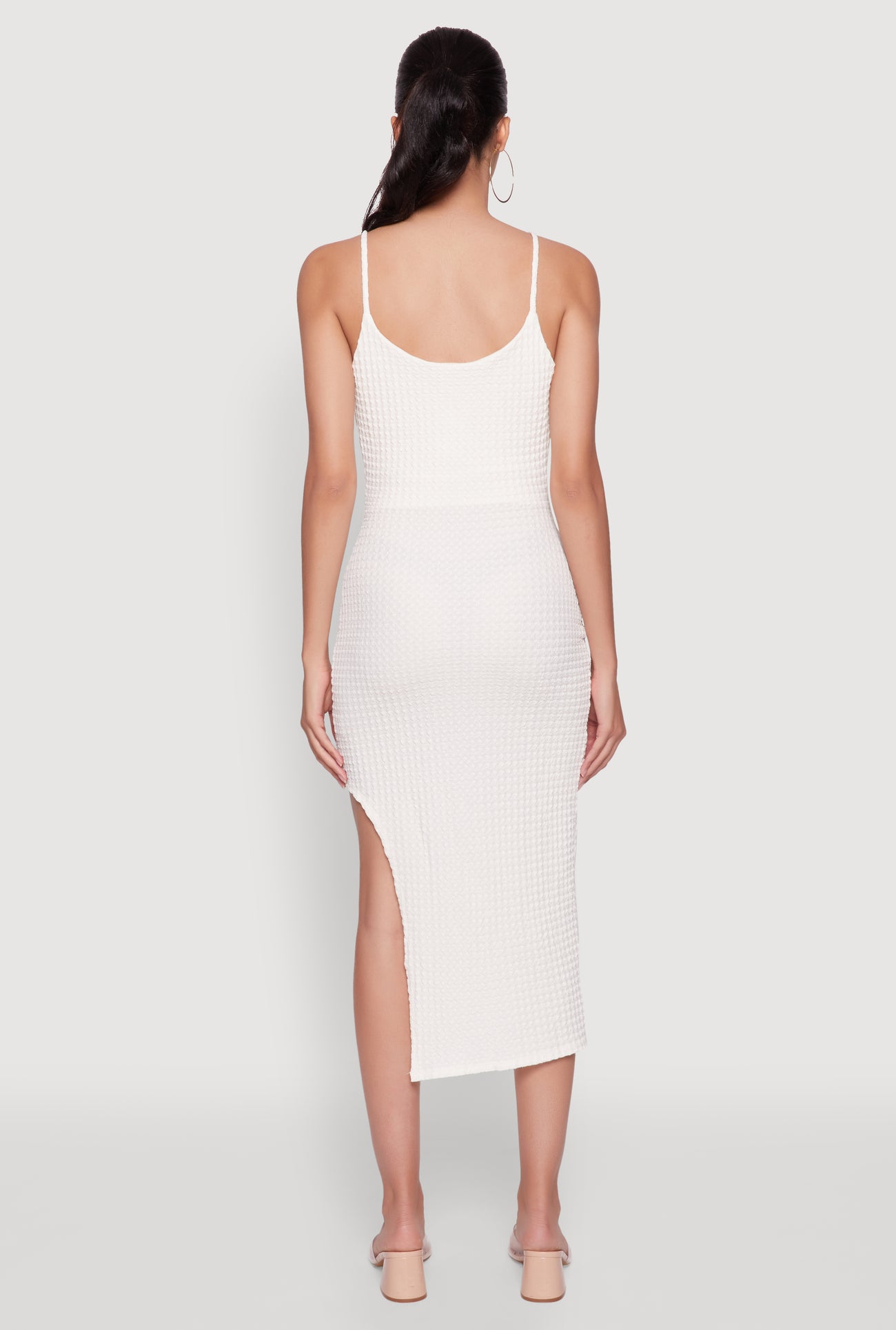 Chic Textured Knit Scoop Neck Bodycon Dress with Side Slit