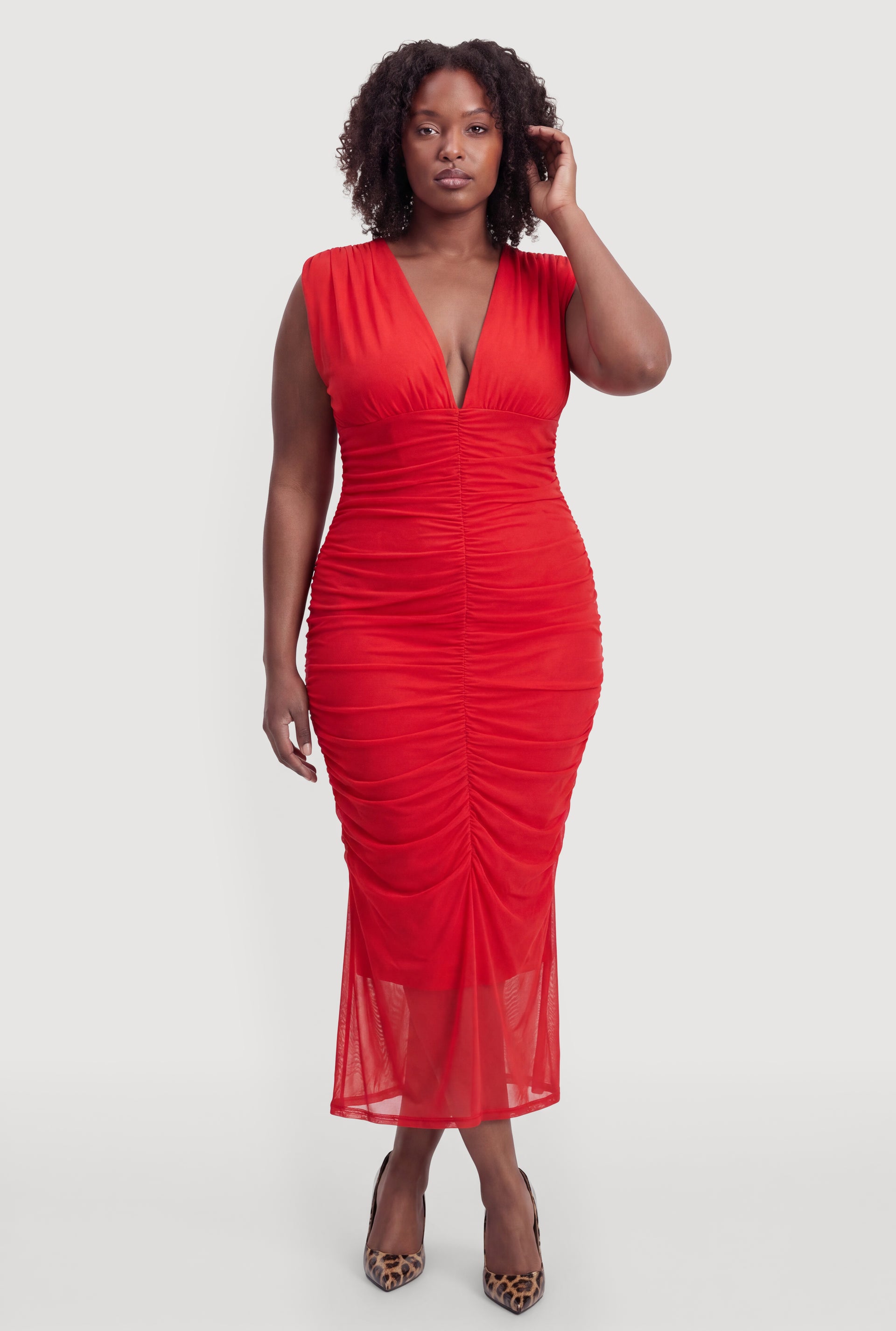 Womens Plus Size Ruched Plunge Neck Maxi Dress, Red, Size 3X
