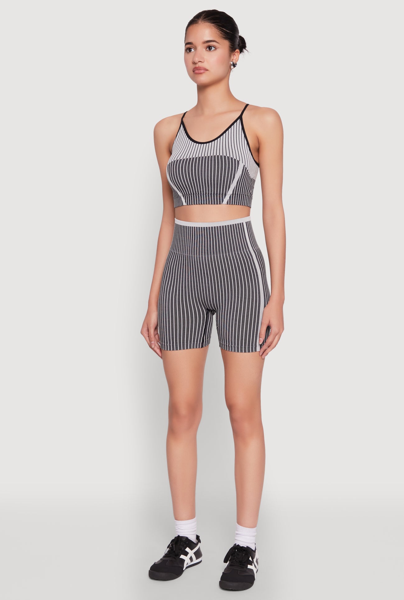 1057058755345001_005