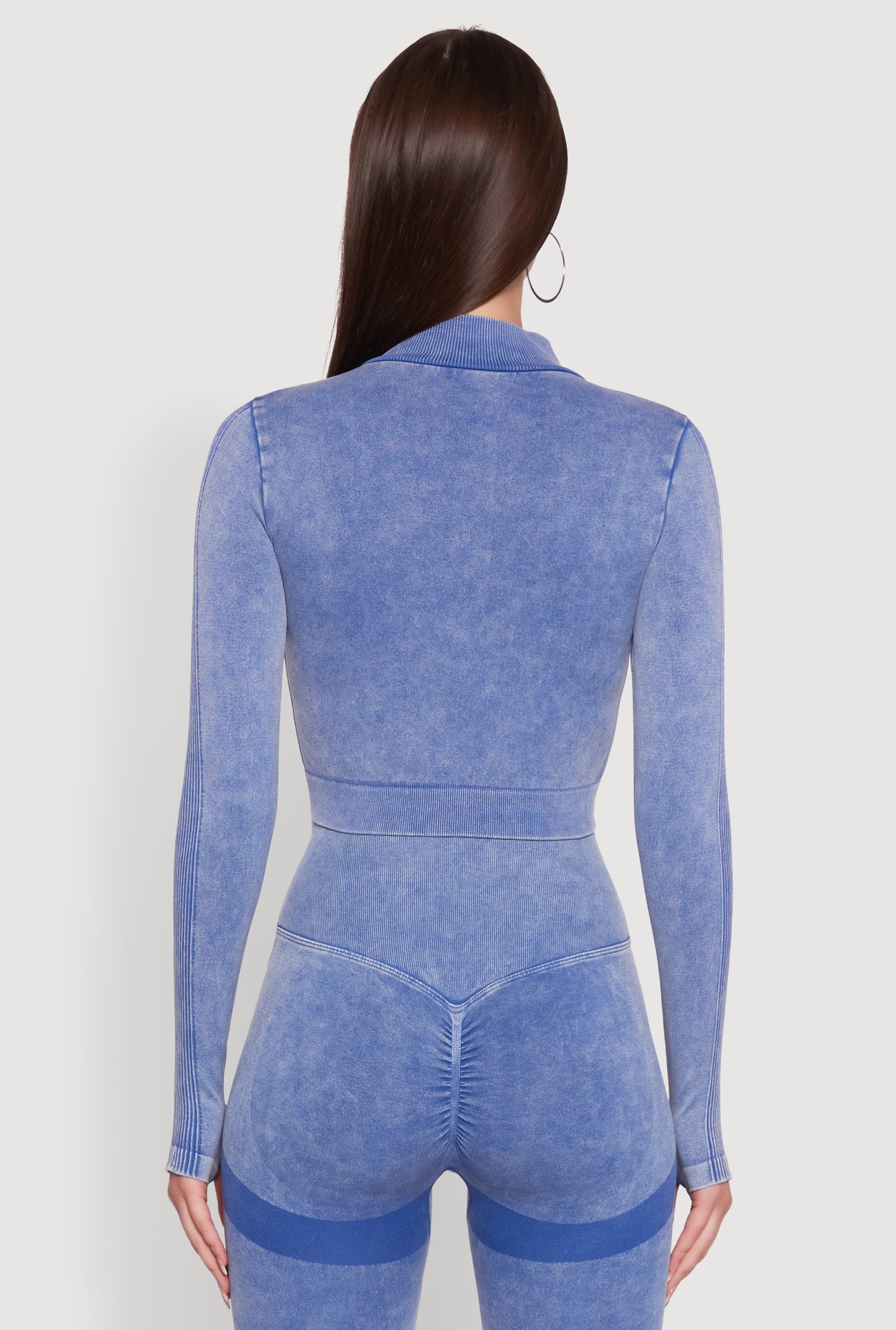 1058056722403340_006