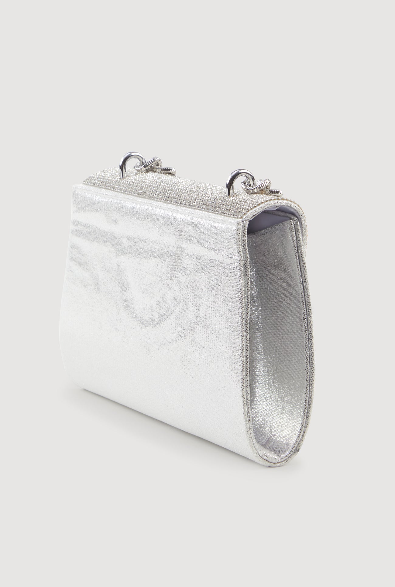 1124067445339007_005