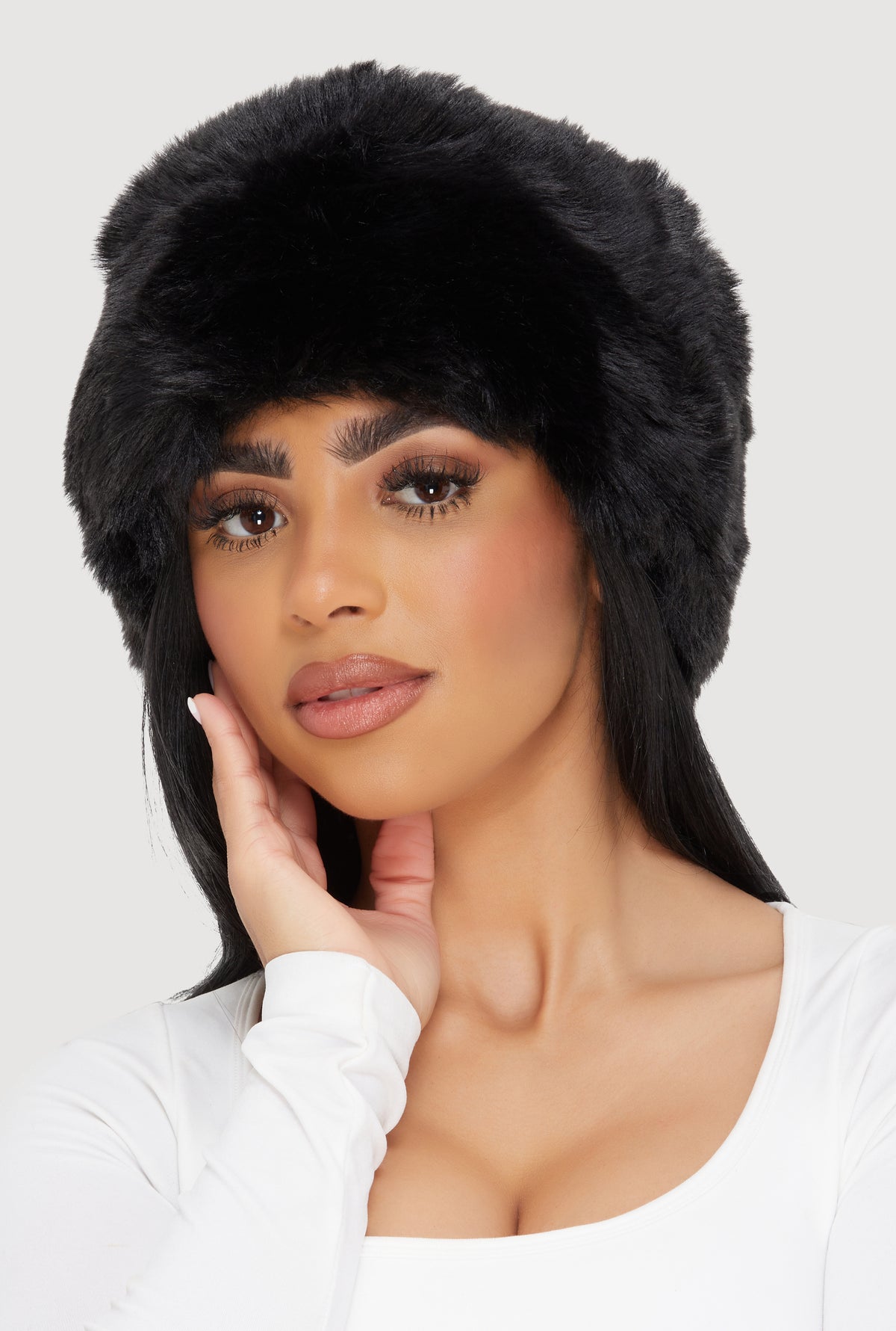 Black Women\'s Warm Pure faux fur headband LUXE JENNY FAUX FUR HEADBAND IN BLACK – AKIRA main image 3