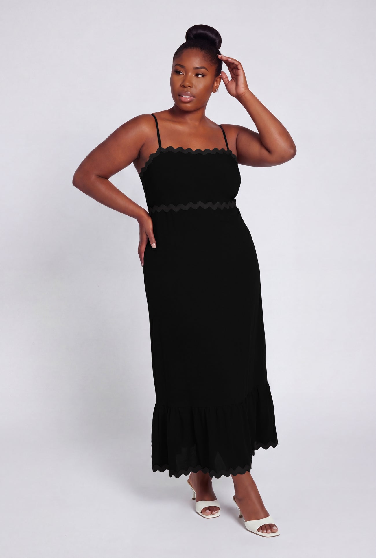 Plus Size Scallop Trim A Line Maxi Dress Plus Size Scallop Trim A Line Maxi Dress
