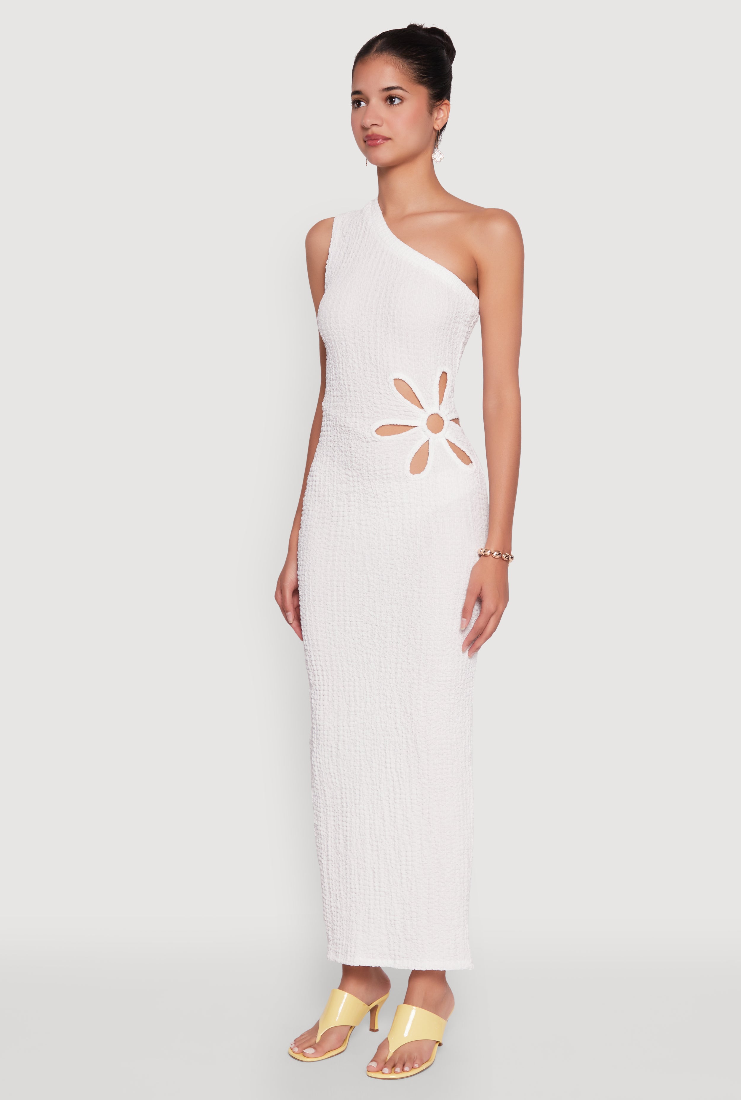 ワンピース [MATINKIM]cut out layered maxi dress in white ワンピース [MATINKIM]cut out layered maxi dress in white CUT