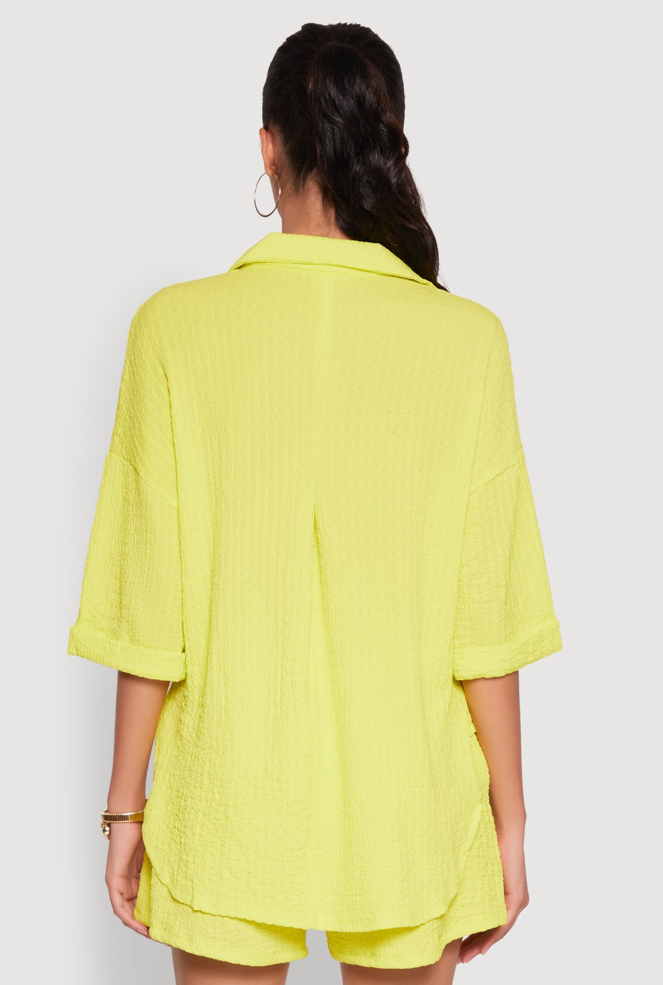 Chic Textured Knit Shirt with Quarter Sleeves and Classic Fit