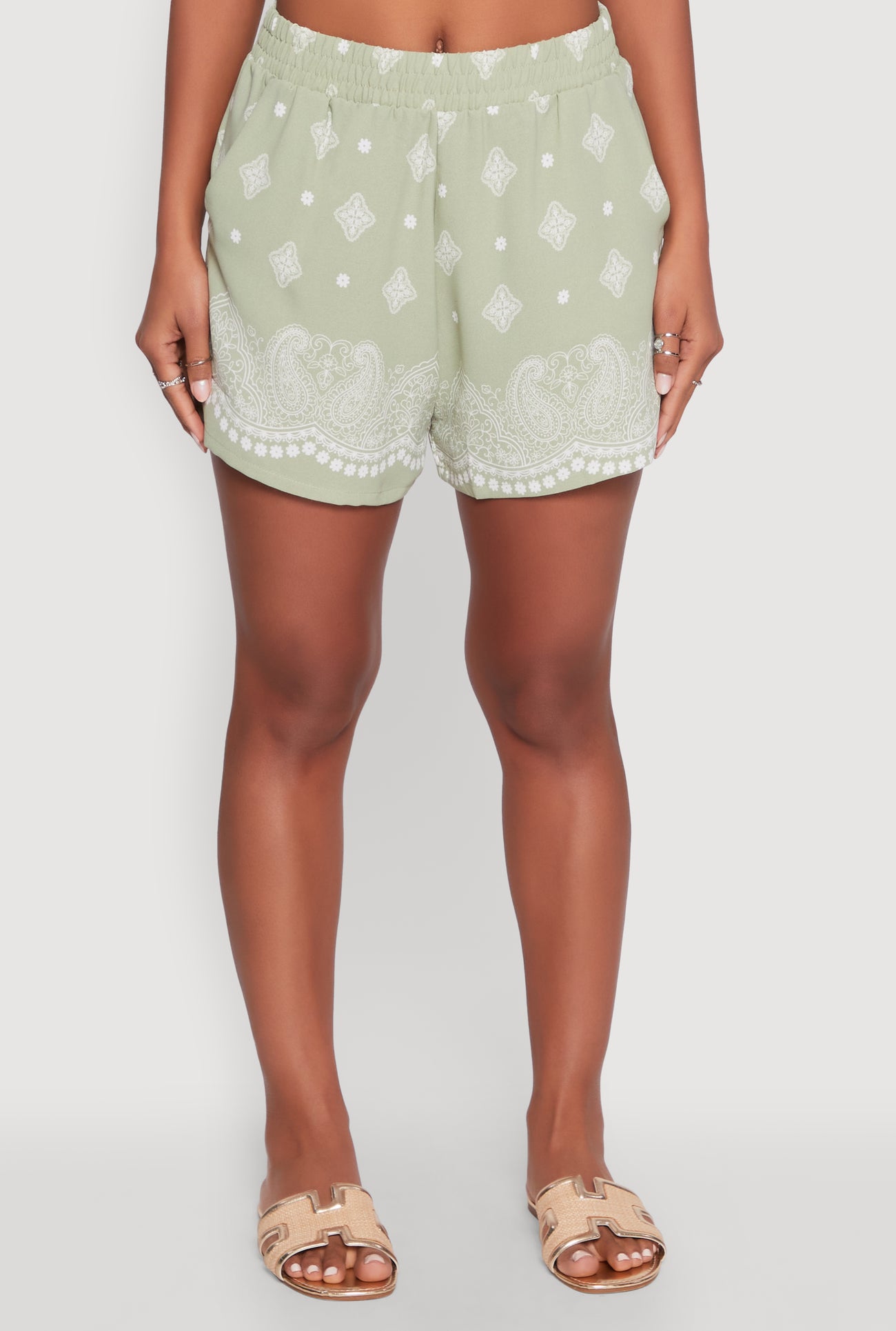Crepe Knit Bandana Print Shorts