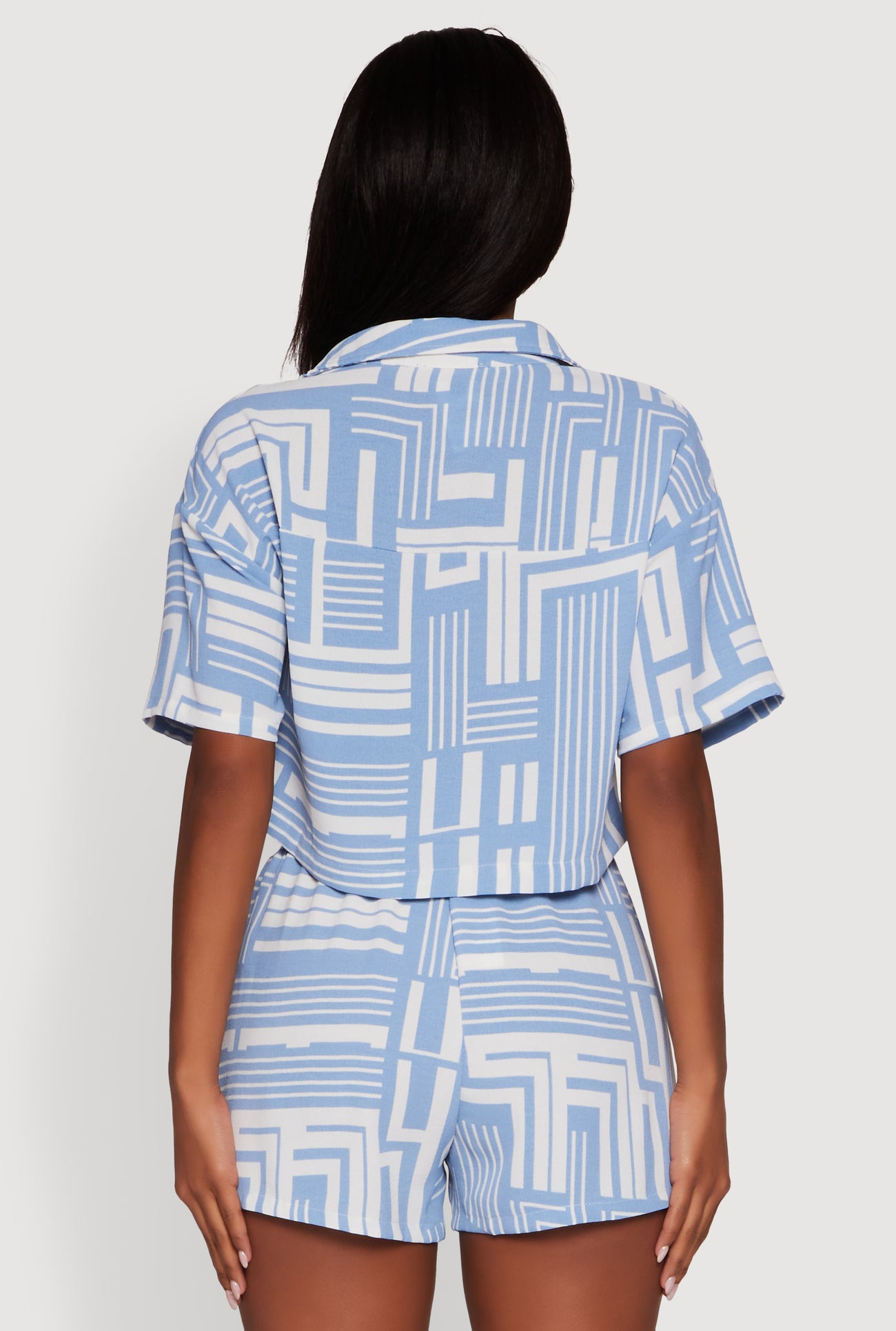 Crepe Knit Geometric Print Cropped Shirt