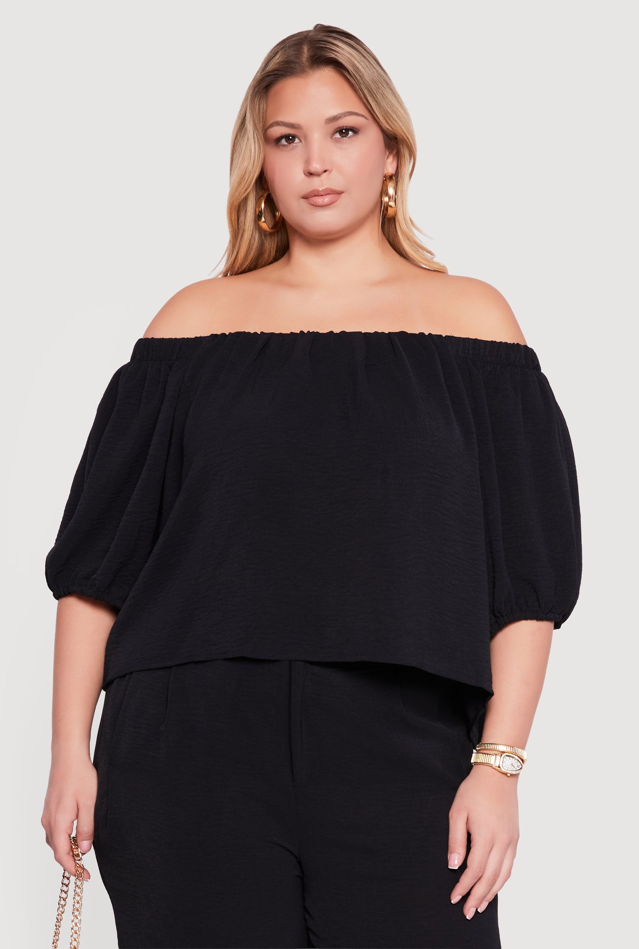 1801077661192001_001