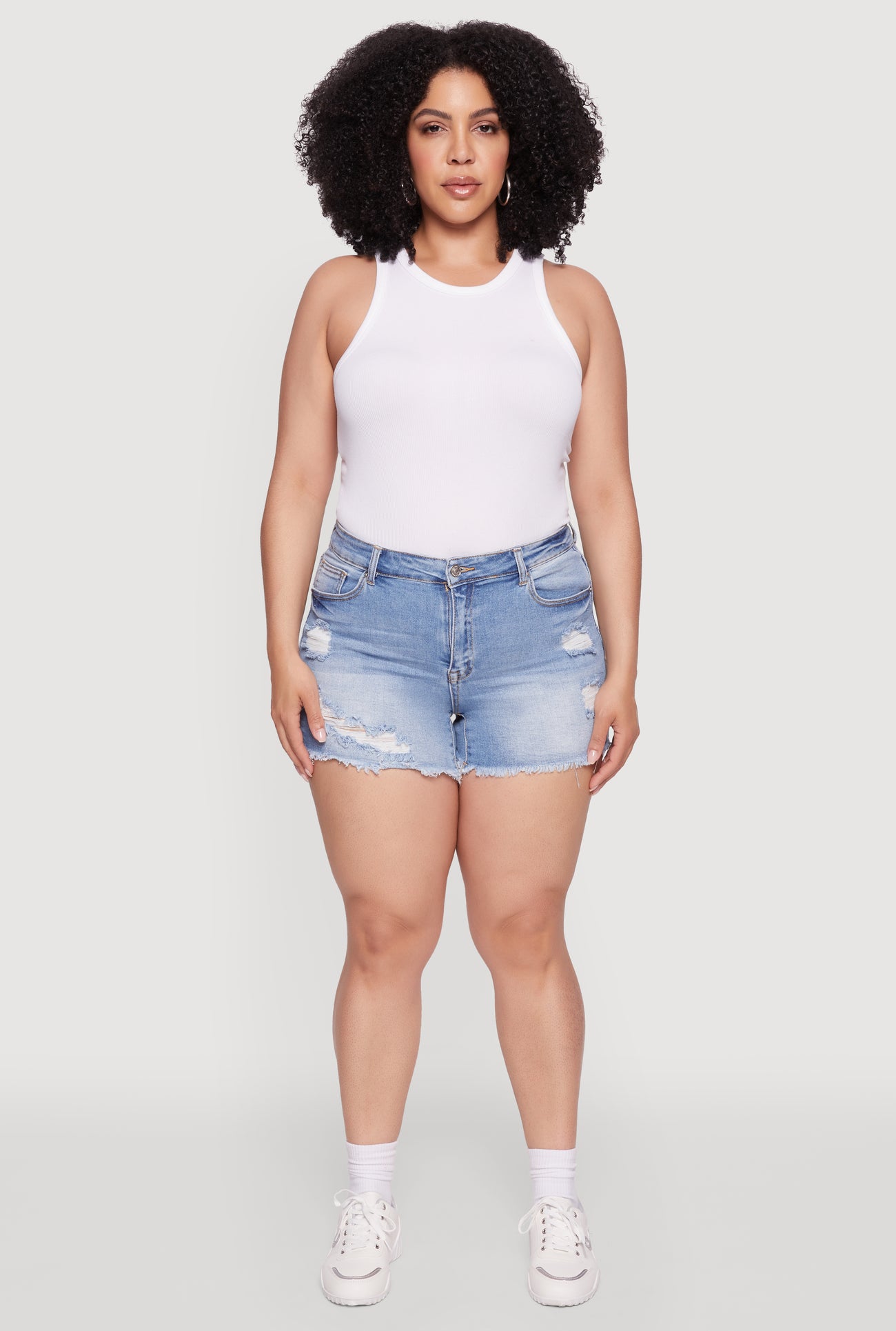 1871071610934402_002