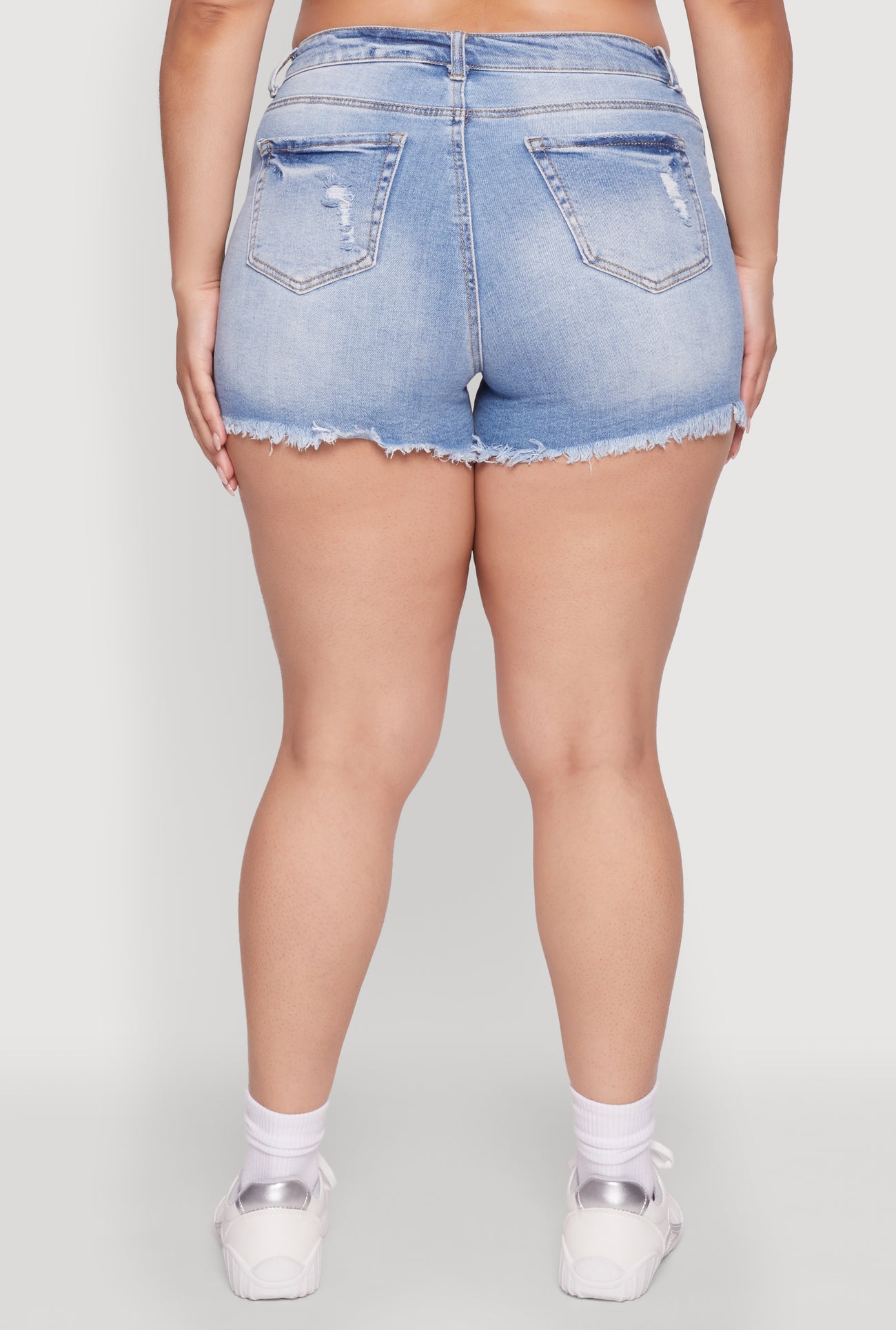 1871071610934402_006