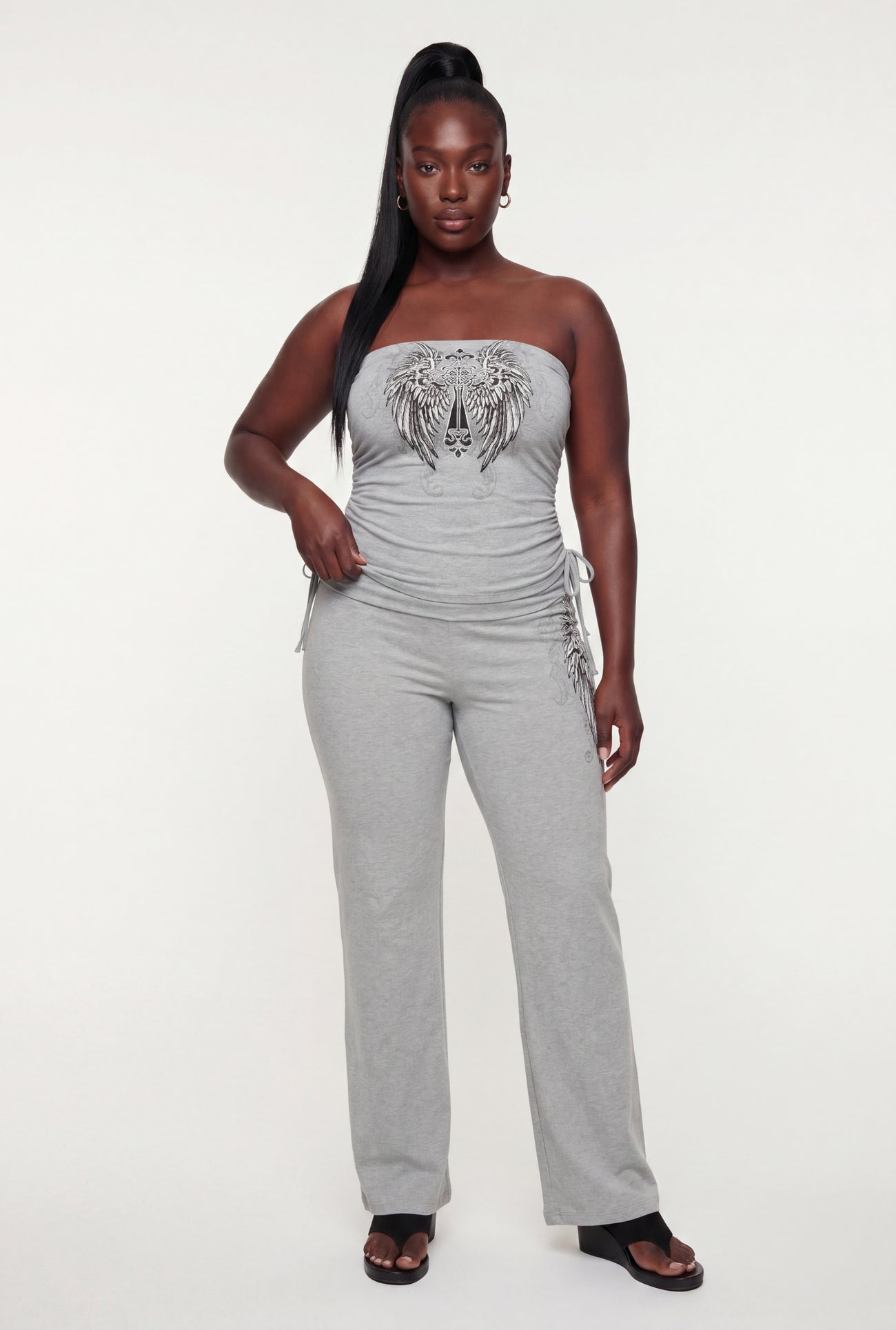 1927056570381004_001