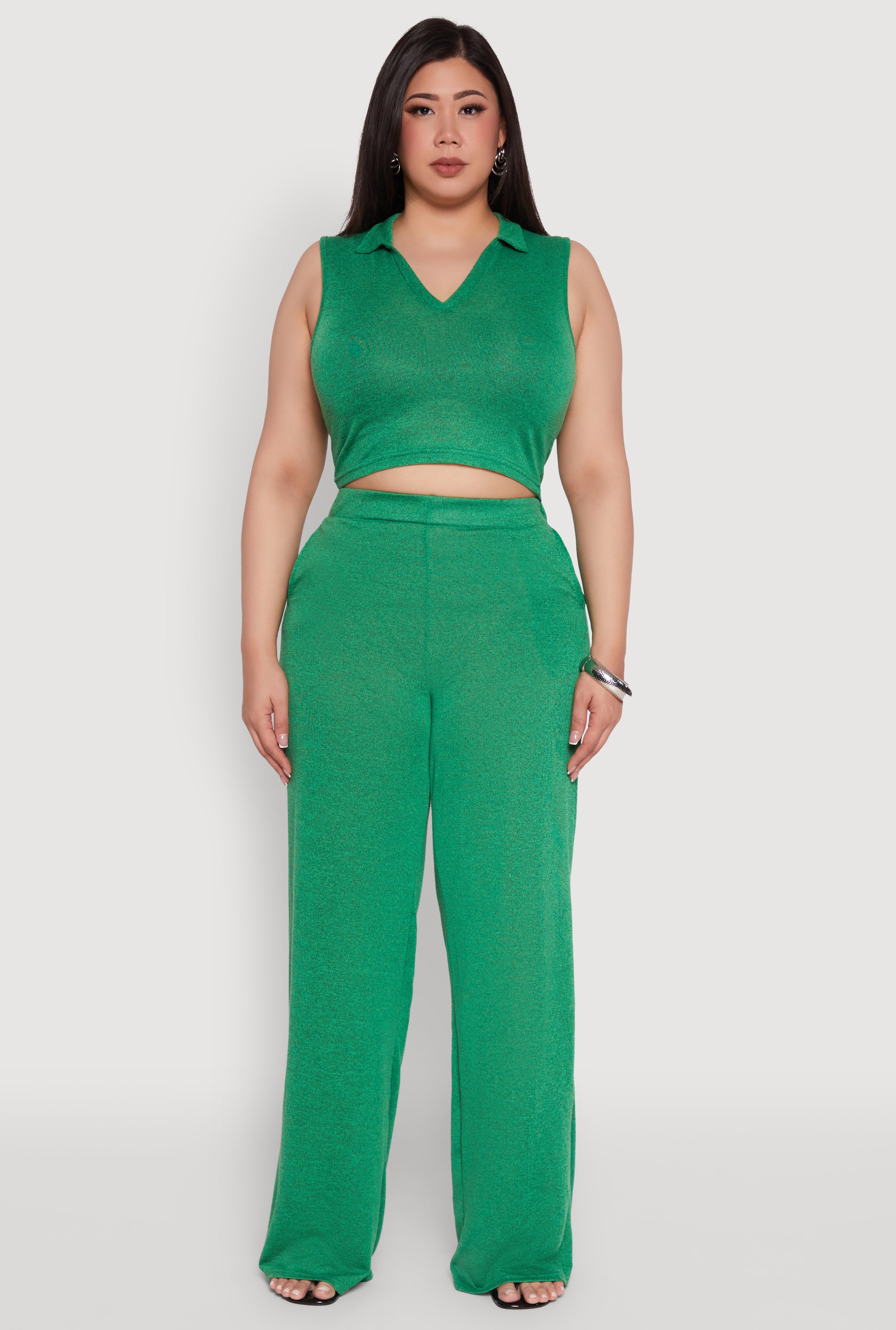 Plus Size Daisy Sleeveless Cropped Polo Top