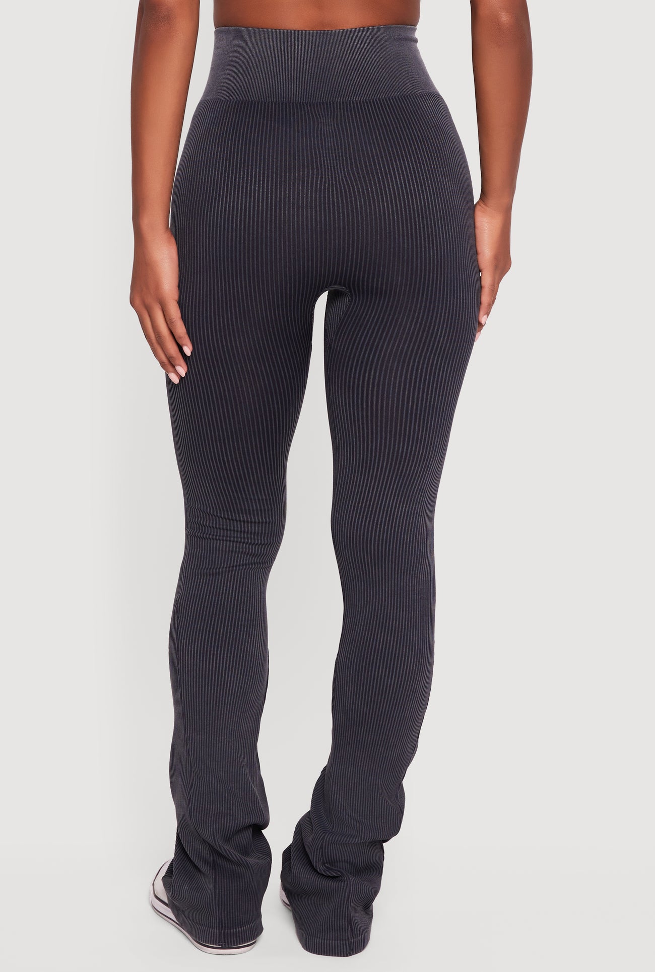 3058060580333001_005