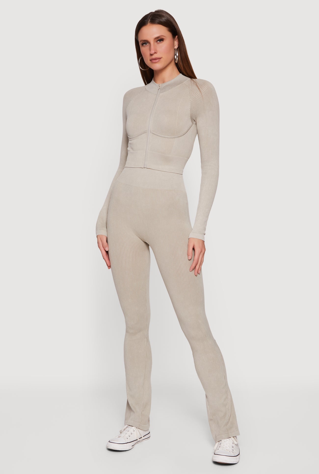 3058060583330405_002