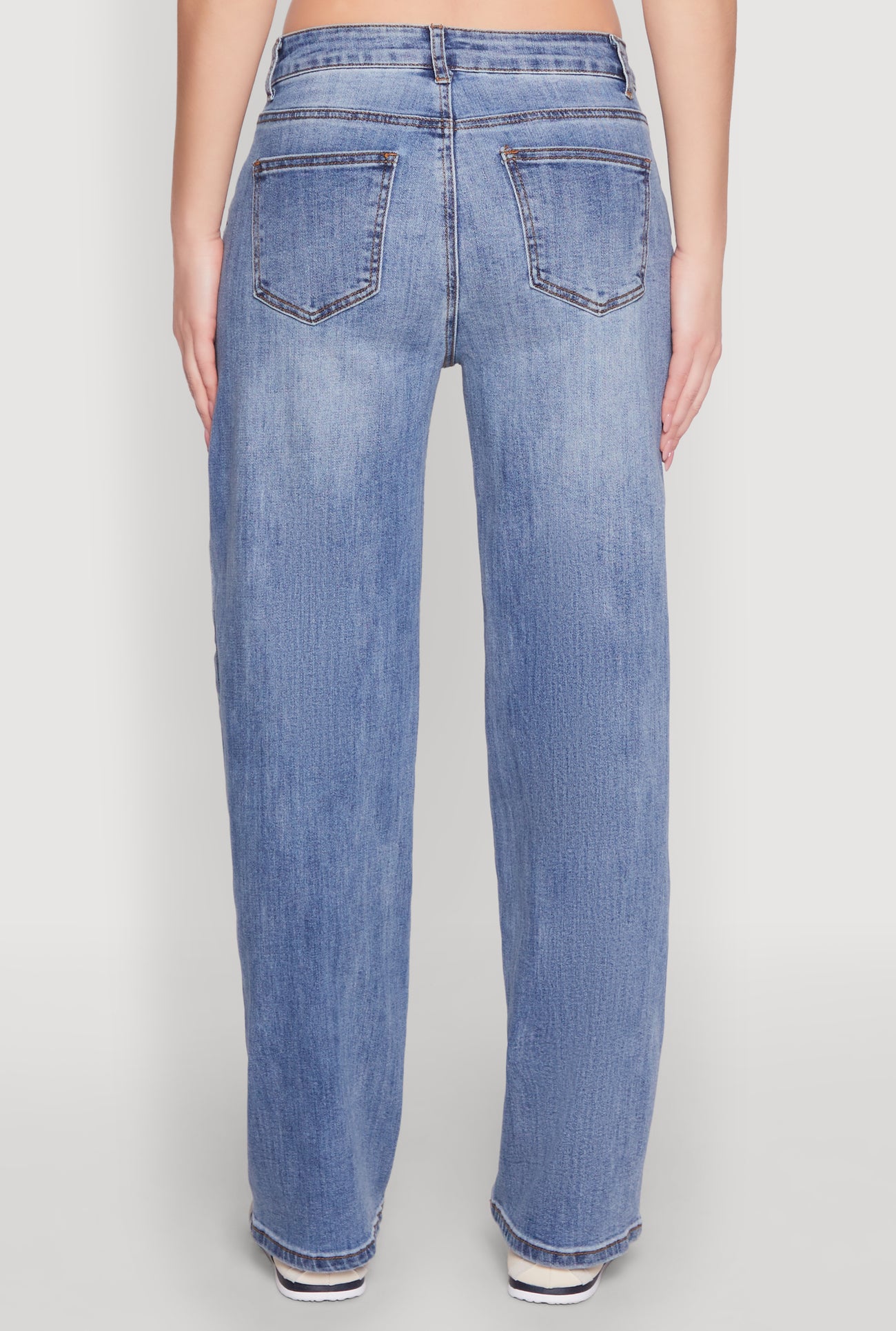 3074071610384404_006