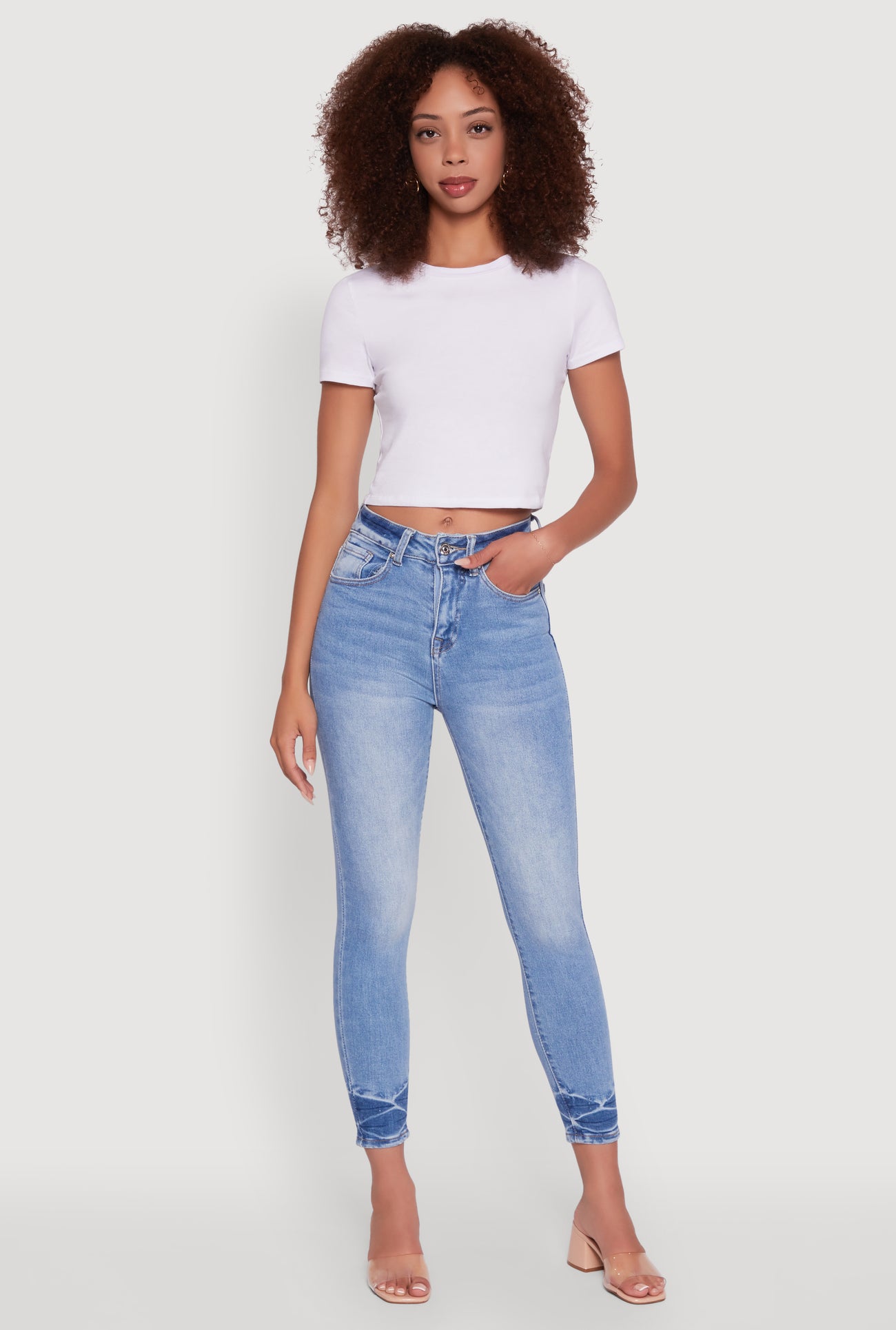 3074071619230402_001