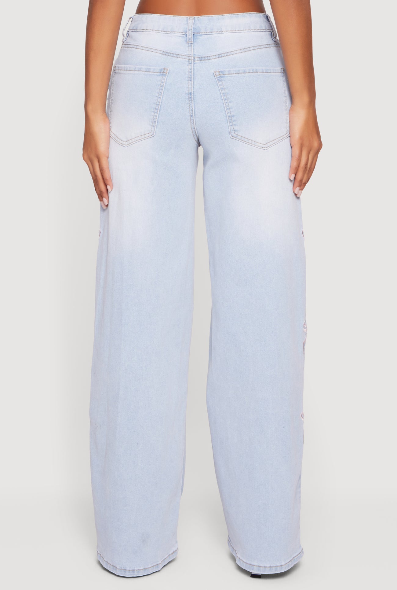 3074077132390402_006