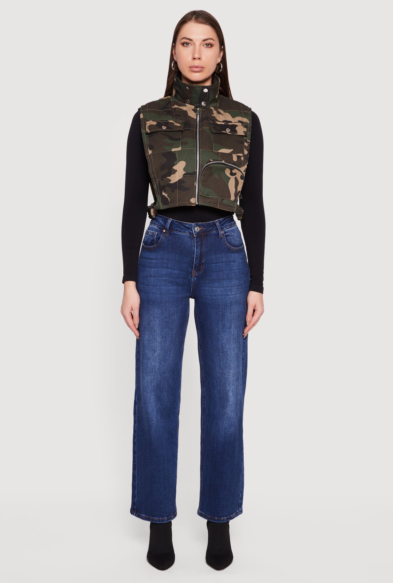 3086038342663032_001